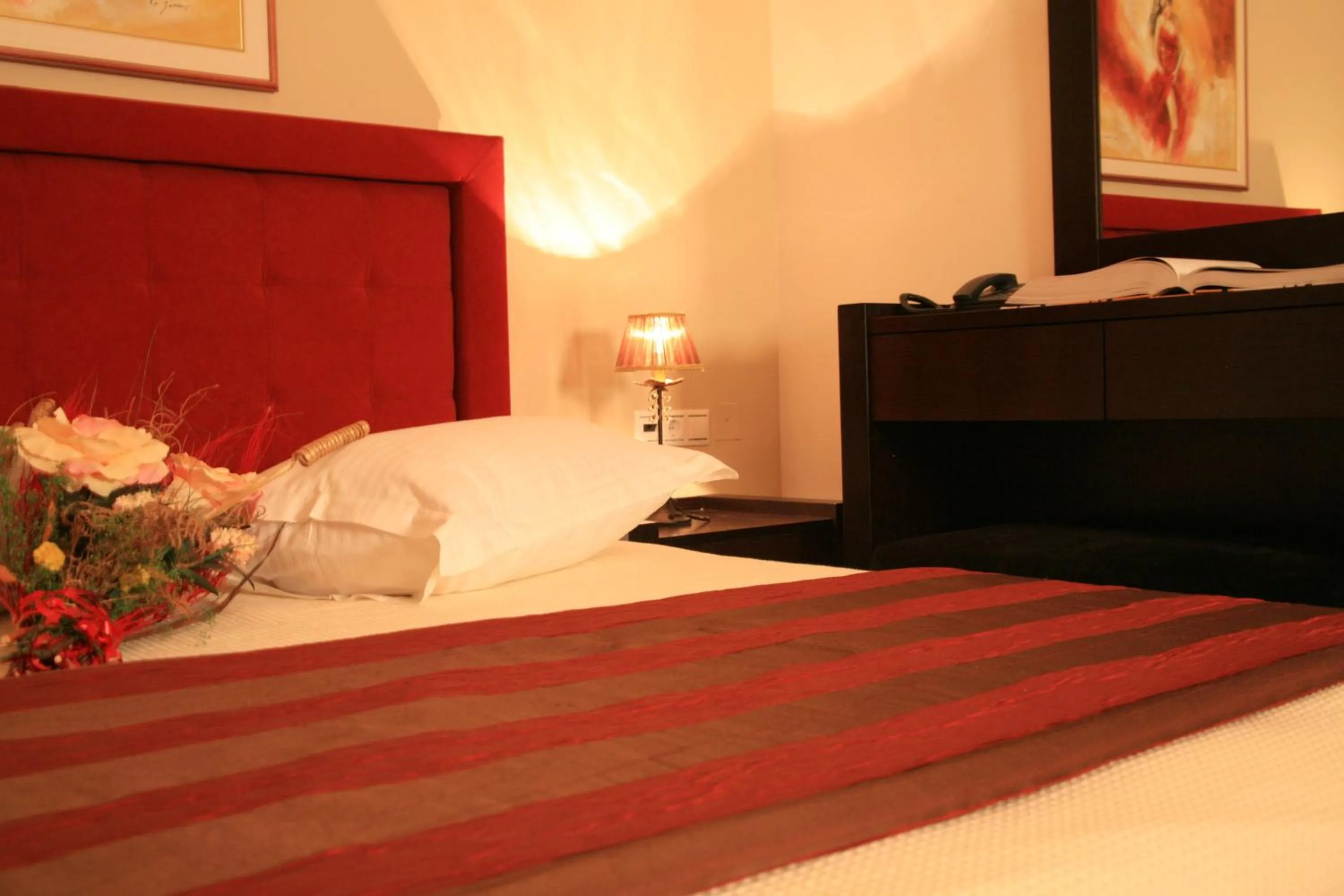 Bed in Epavlis Meteora Suites Hotel