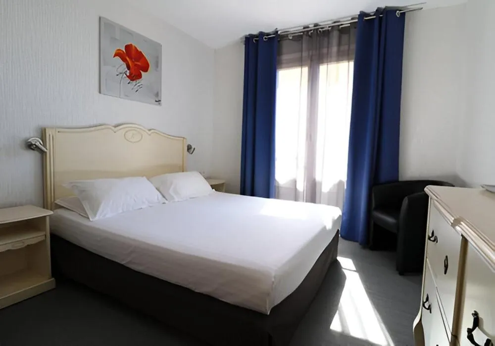 Bed in Hôtel Napoléon