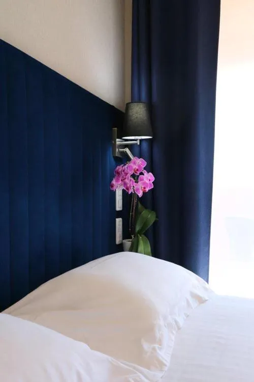 Bed in Hôtel Napoléon