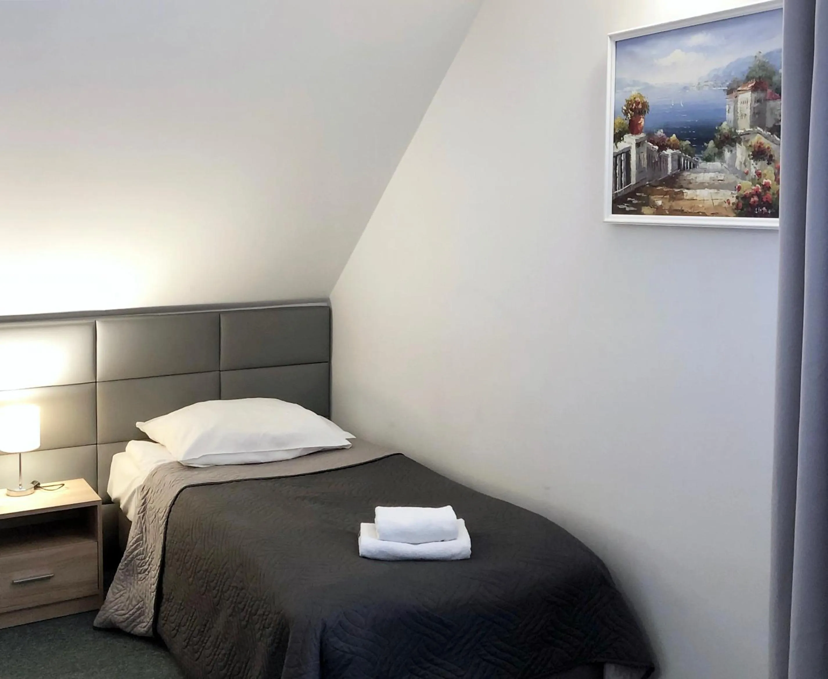 Property building, Bed in Hotel Victoria