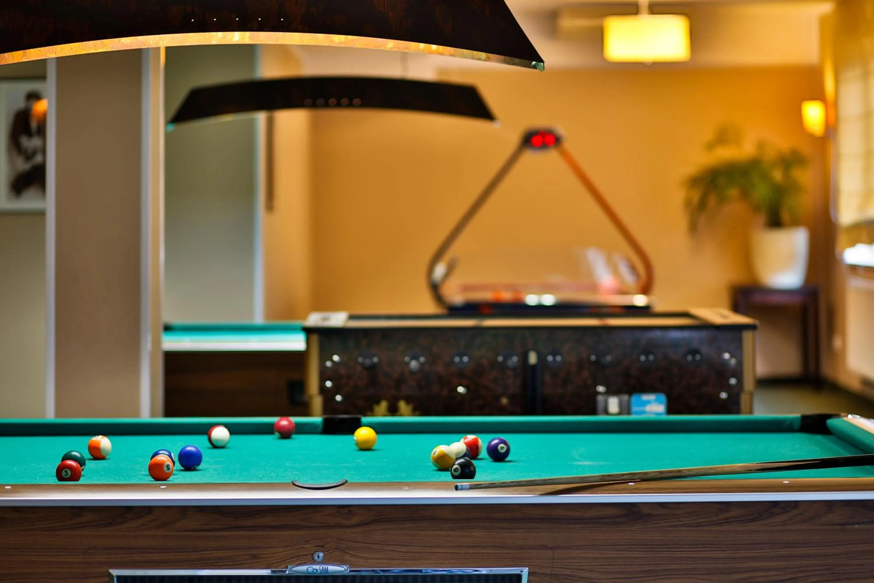 People in Hotel Victoria