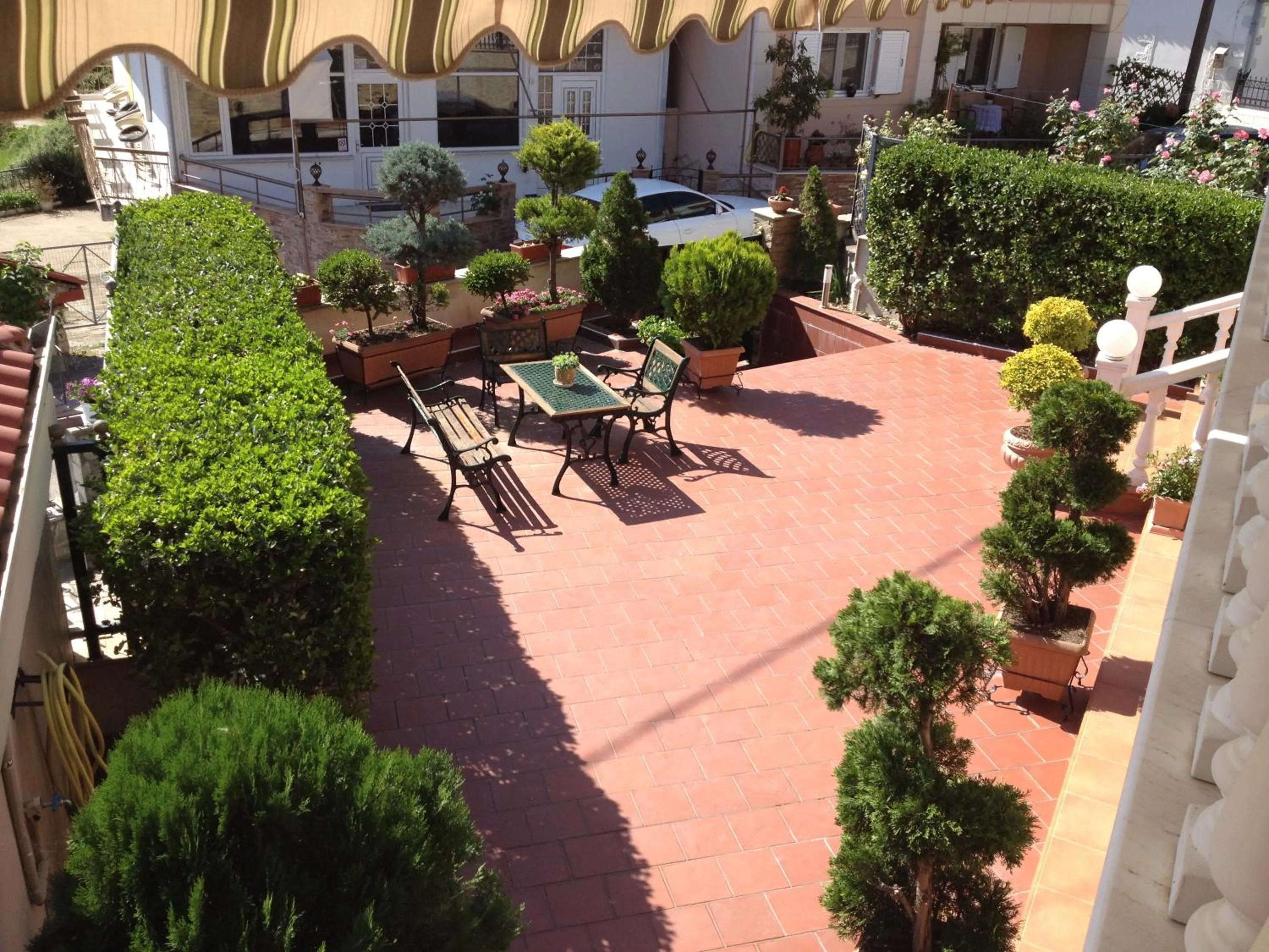 Garden in Luxury Family Villa Meteora