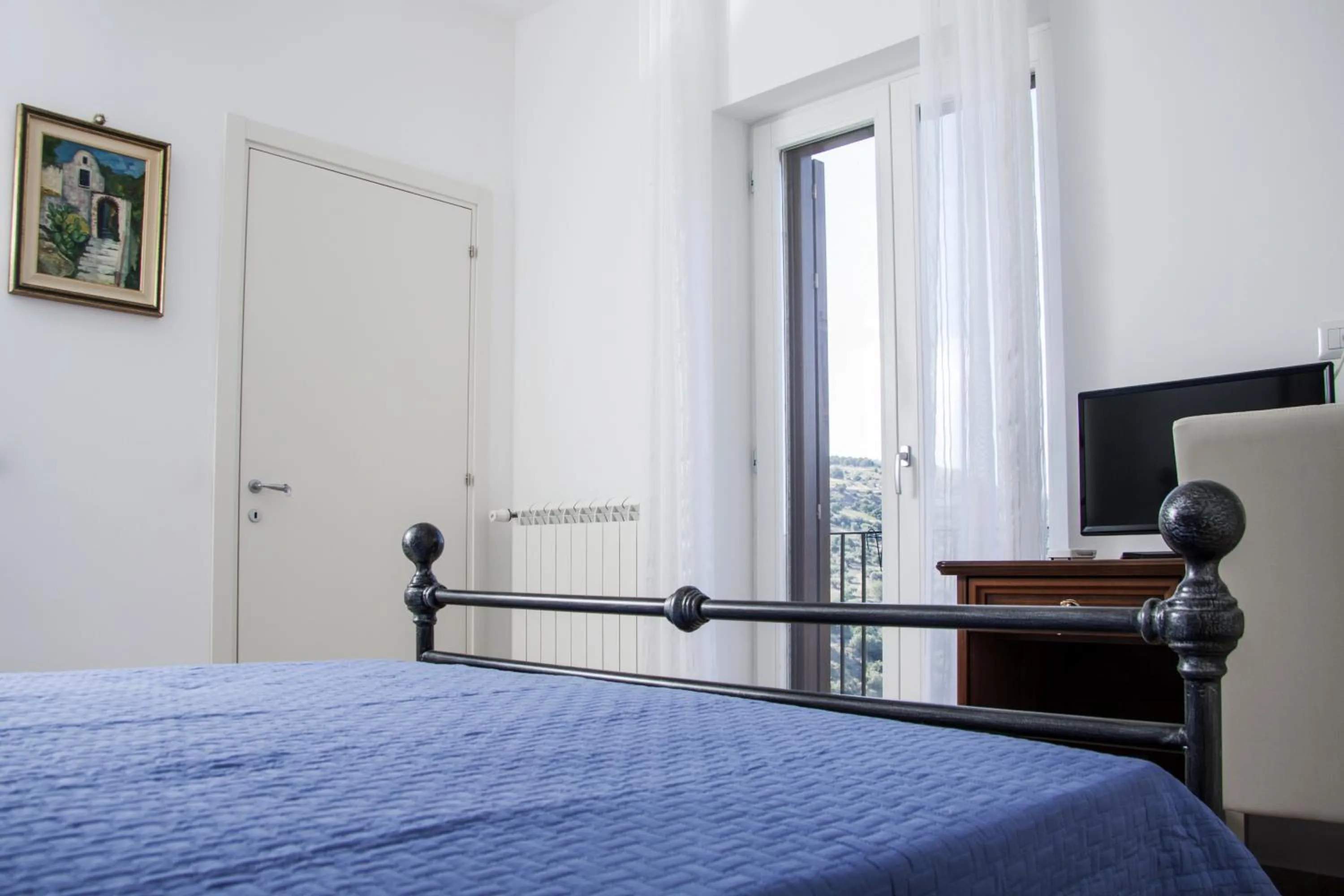 Bed in BFRAME Cornice Barocca