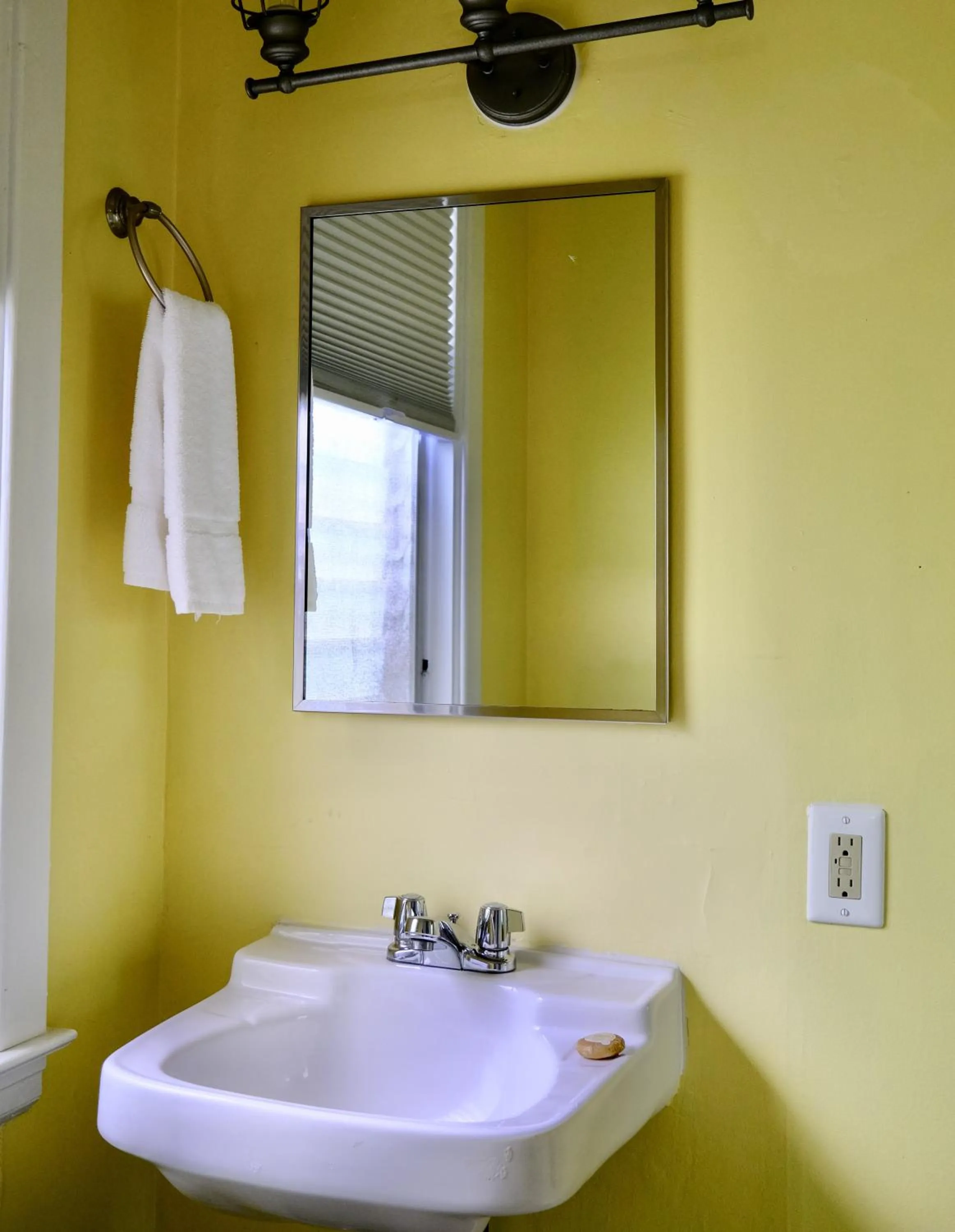 Bathroom in Dock House Inn