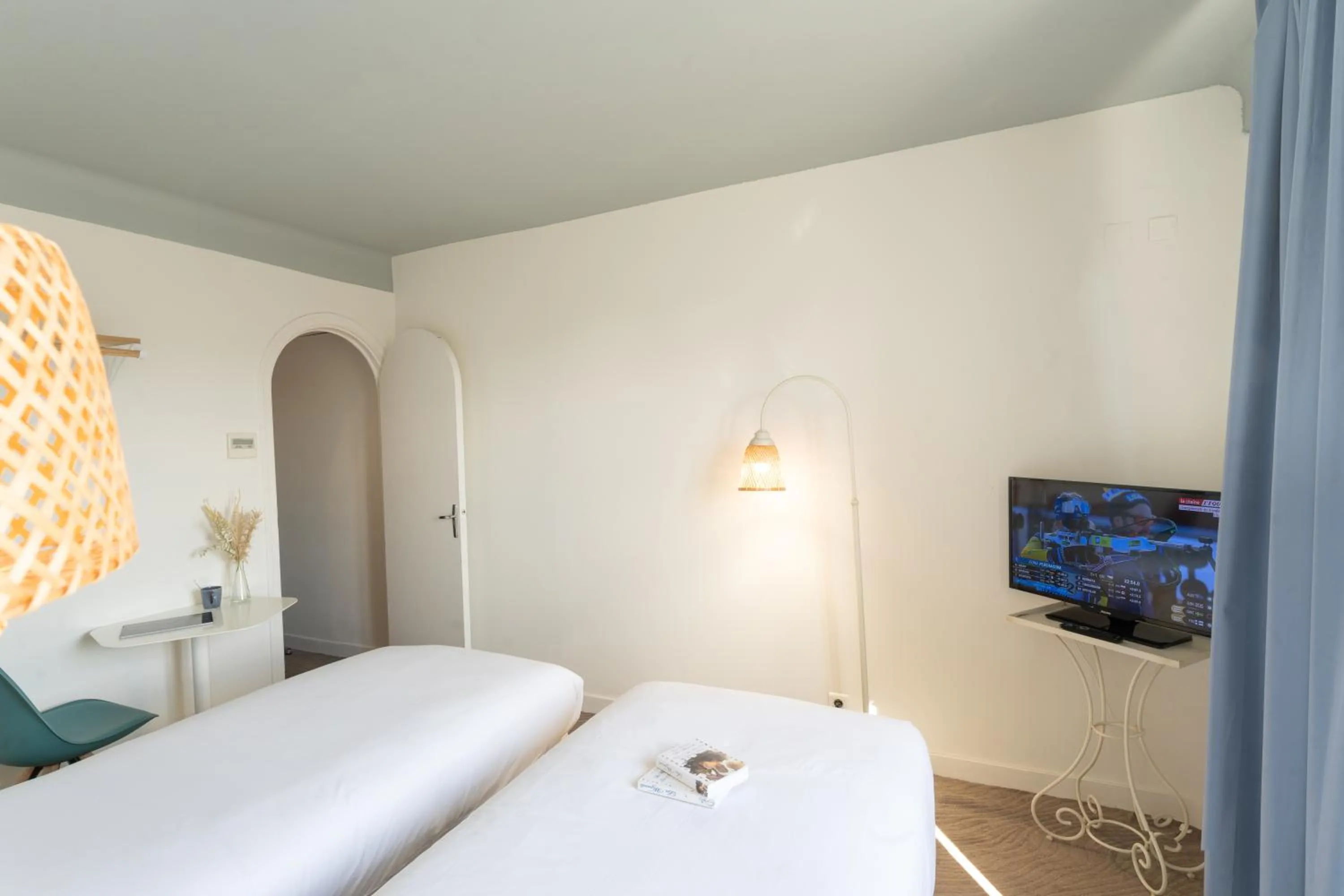 Photo of the whole room, Bed in Grand Hôtel Niort Centre