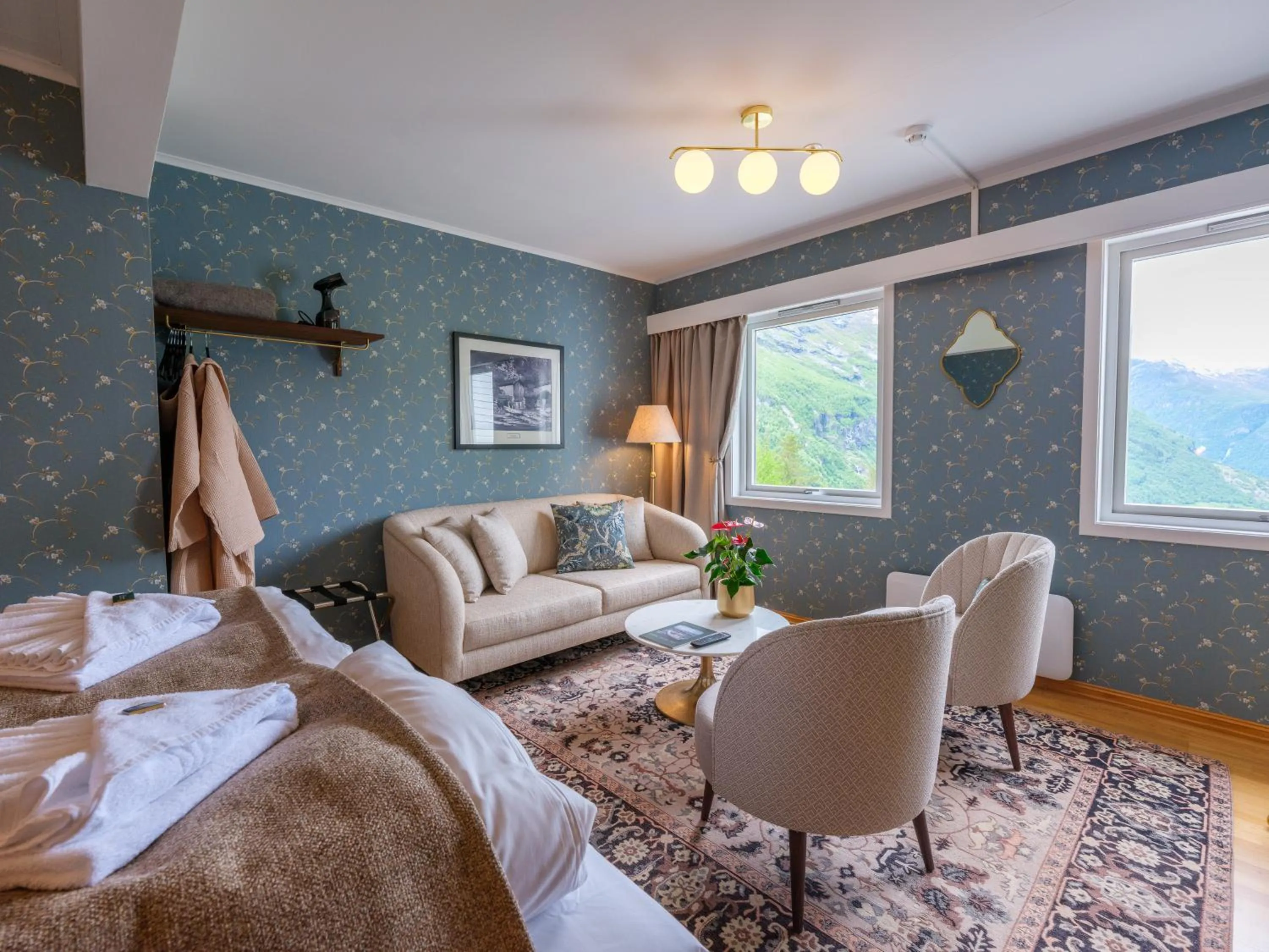 Photo of the whole room, Bed in Hotel Utsikten - by Classic Norway Hotels