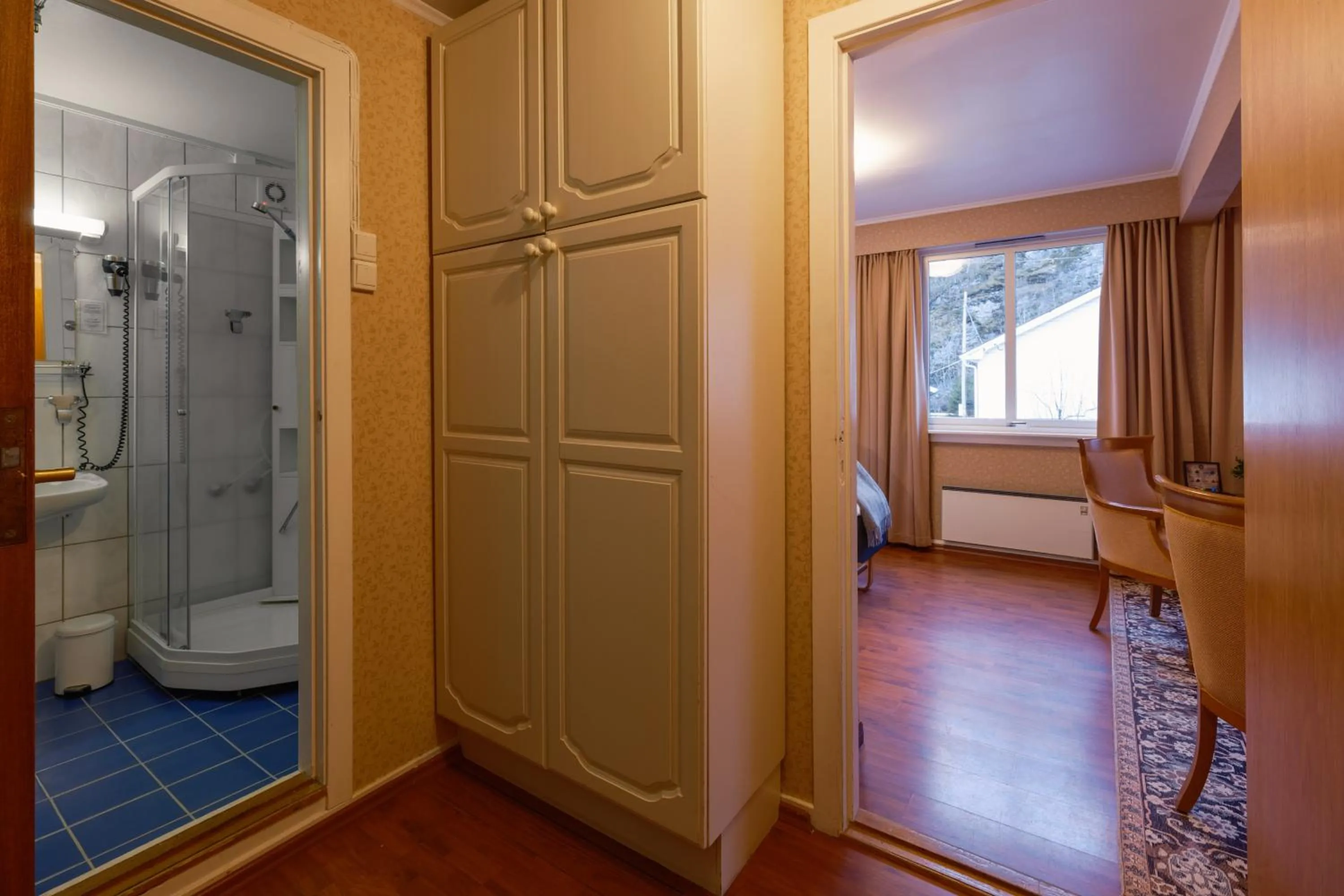 Shower in Hotel Utsikten - by Classic Norway Hotels