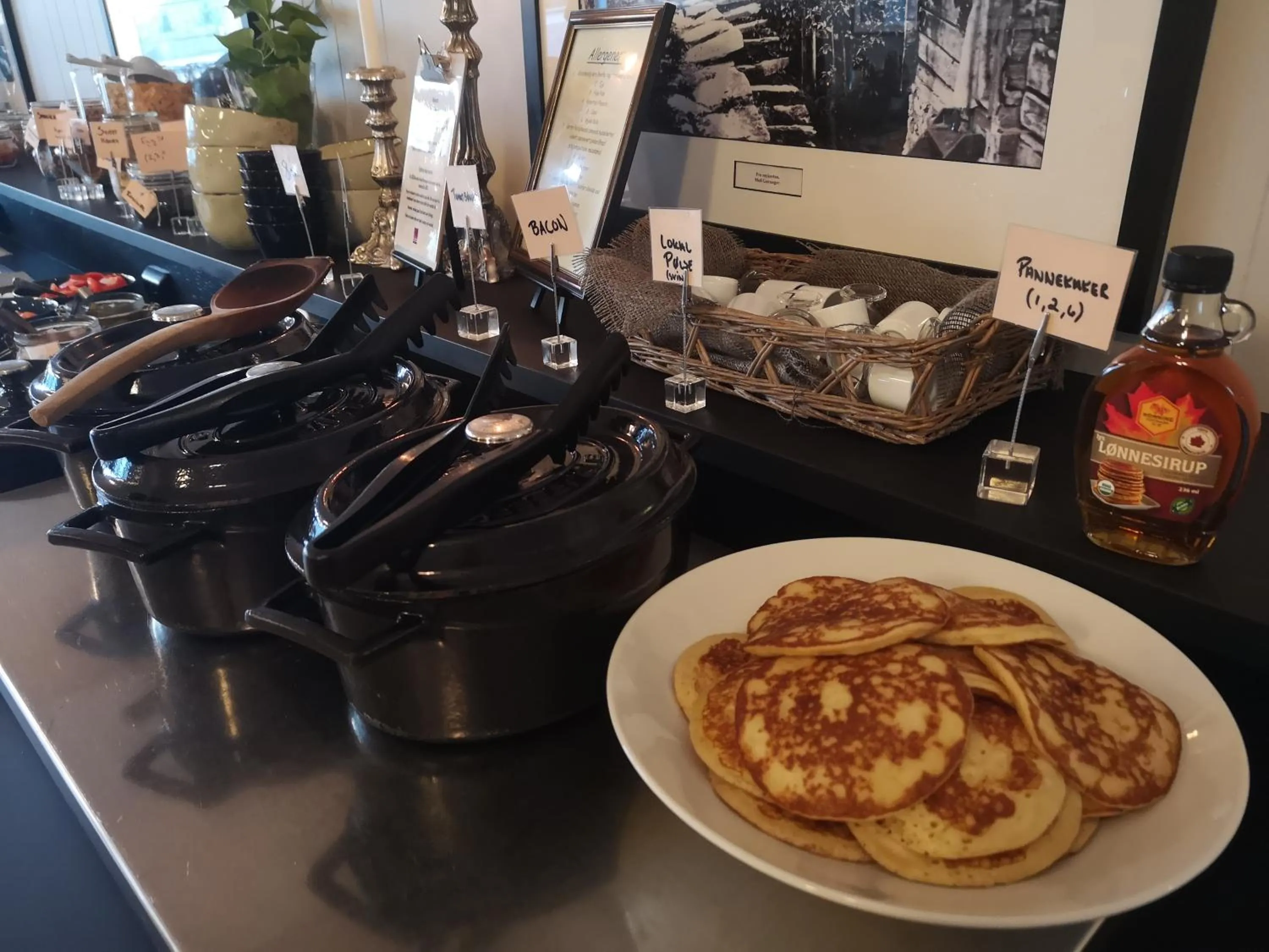 Buffet breakfast in Hotel Utsikten - by Classic Norway Hotels