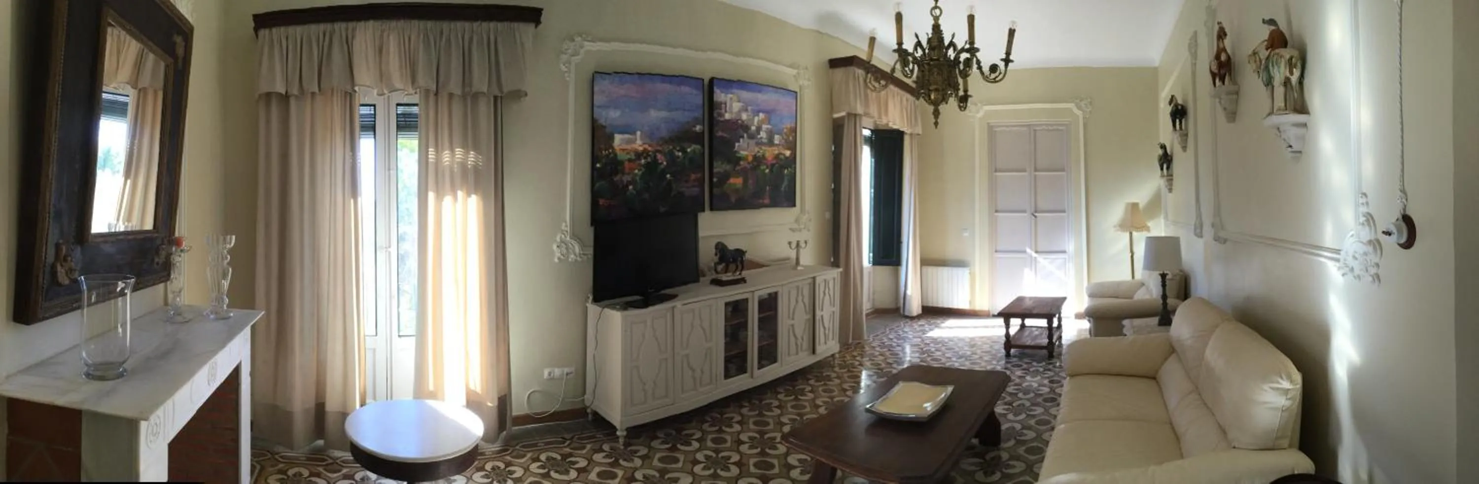 Communal lounge/ TV room in Finca La Florida De San Antonio