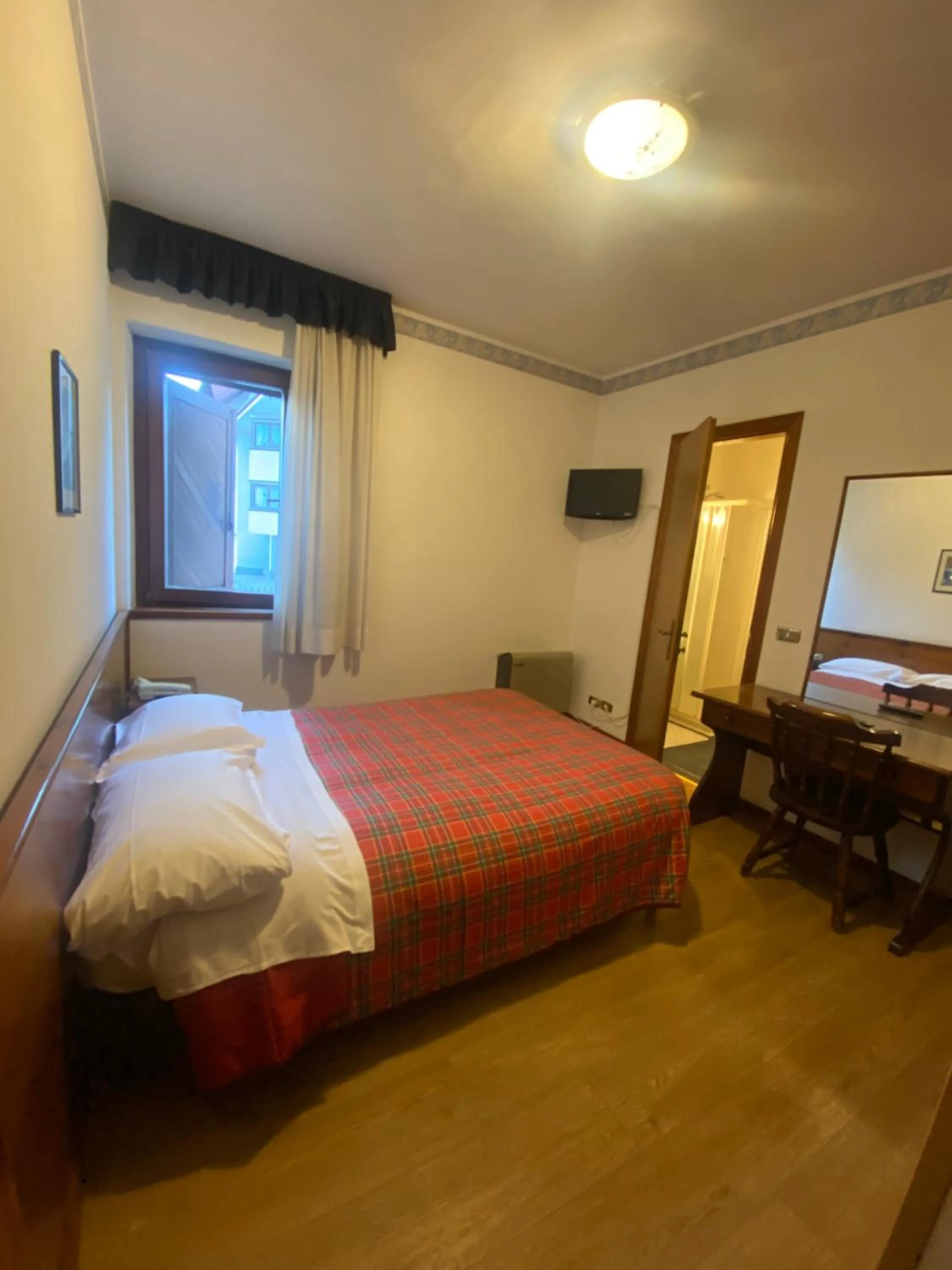 Bedroom, Bed in Hotel International