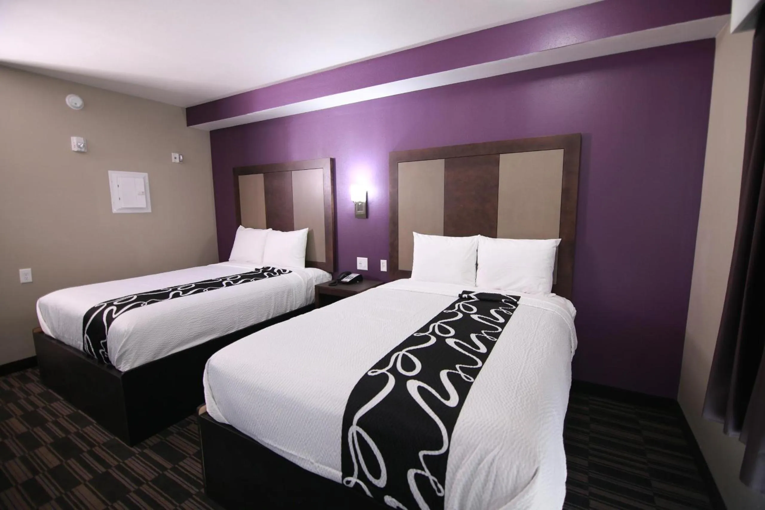 Bed in Home Inn and Suites Memphis