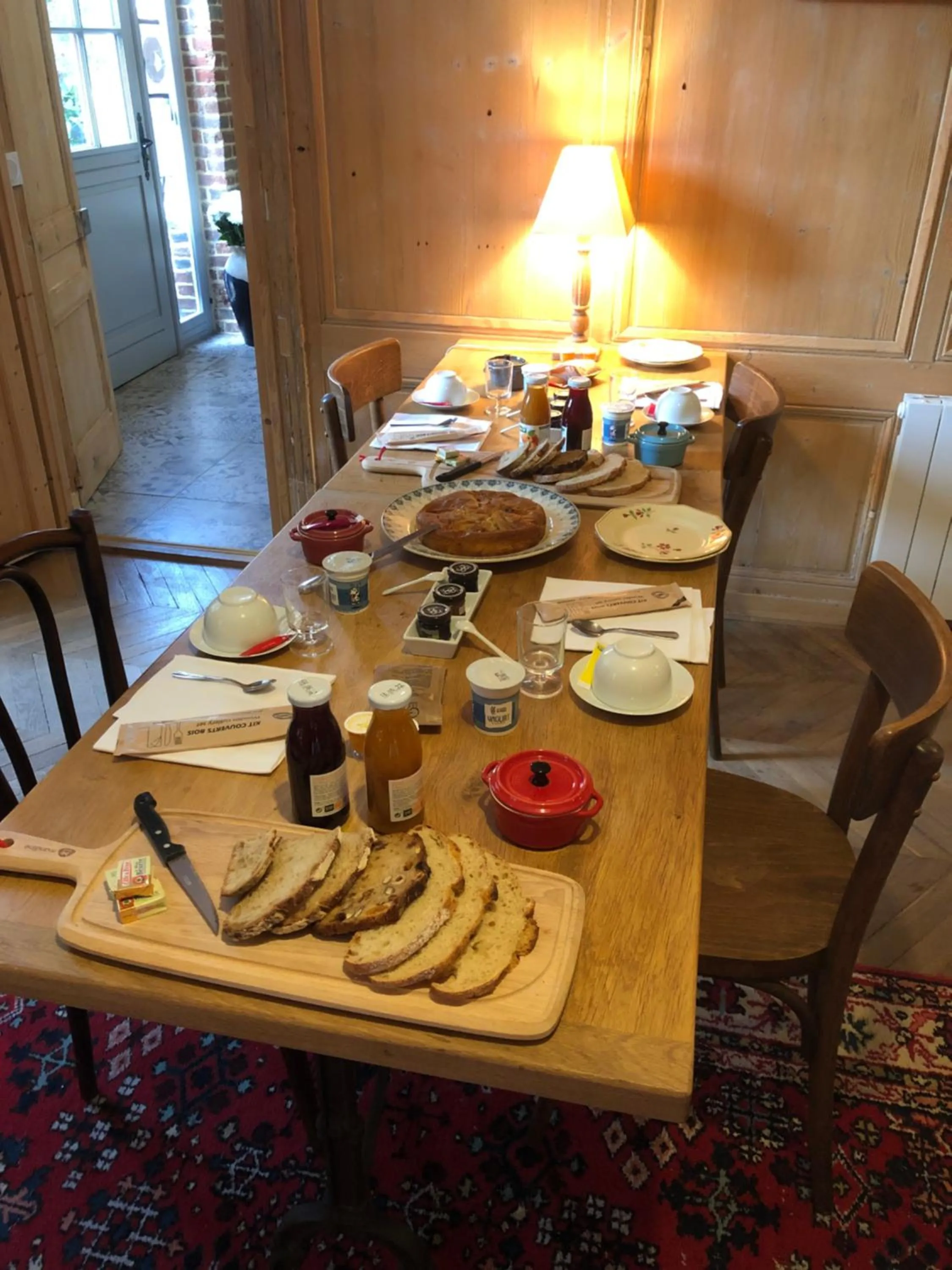 Breakfast in A L'ecole Buissonniere