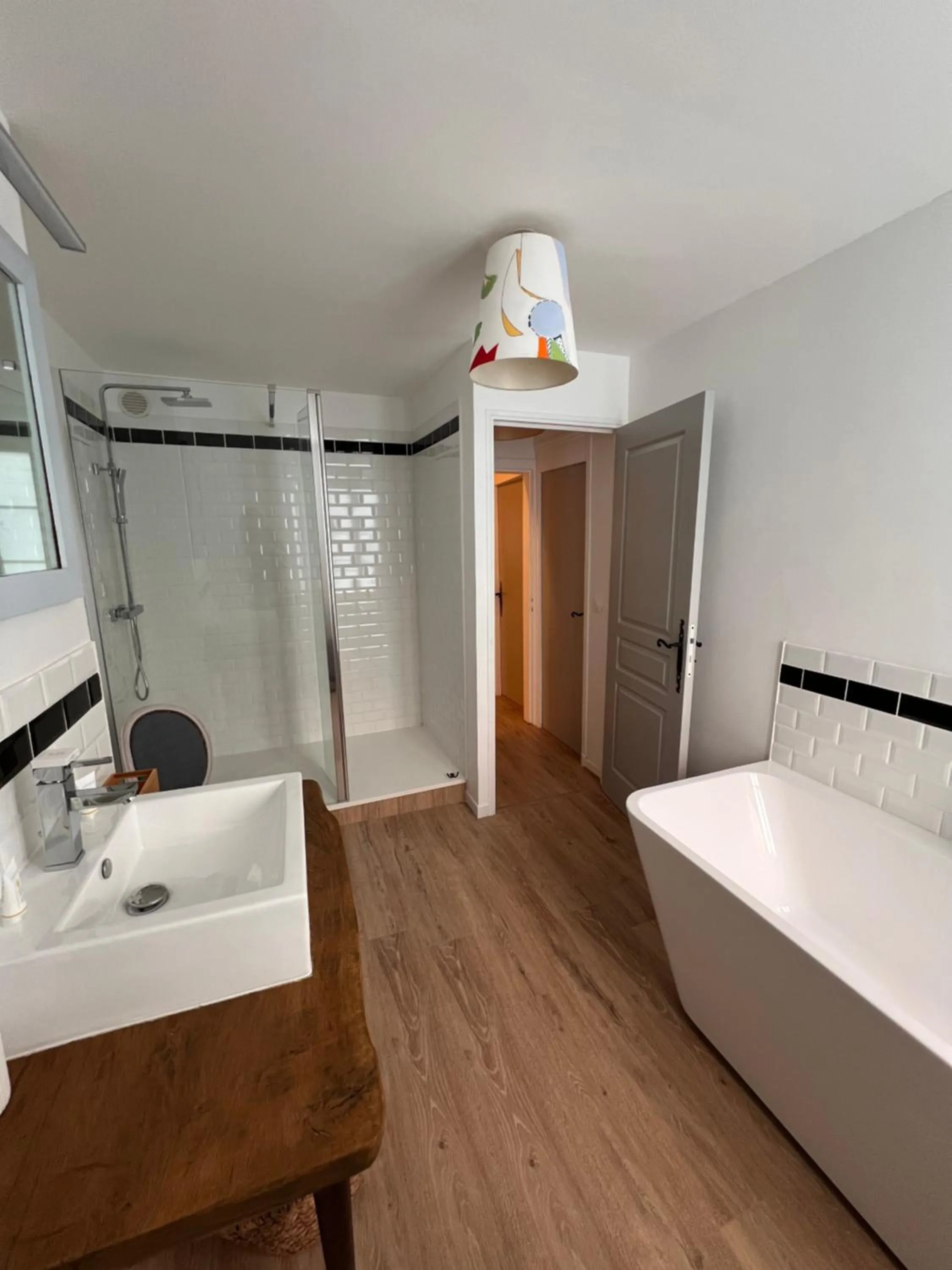 Bathroom, Bed in A L'ecole Buissonniere