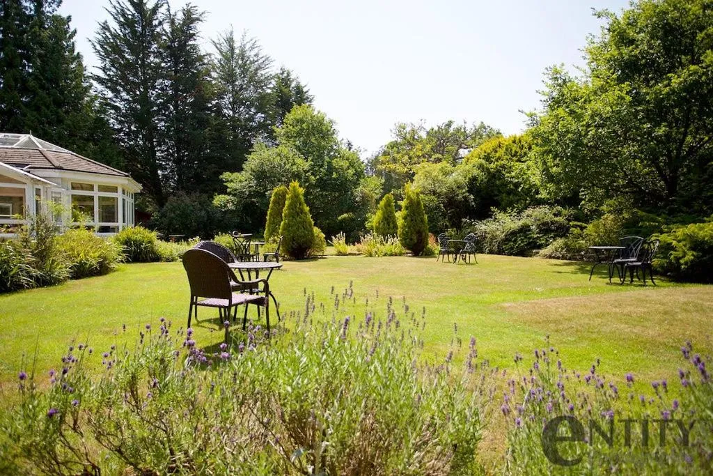 Woodlands Lodge Hotel