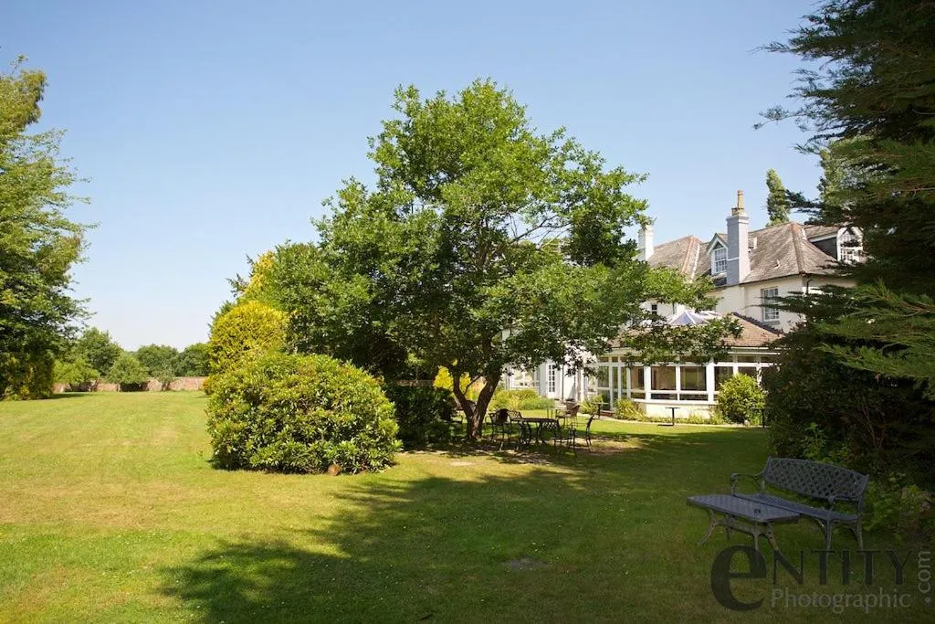 Woodlands Lodge Hotel