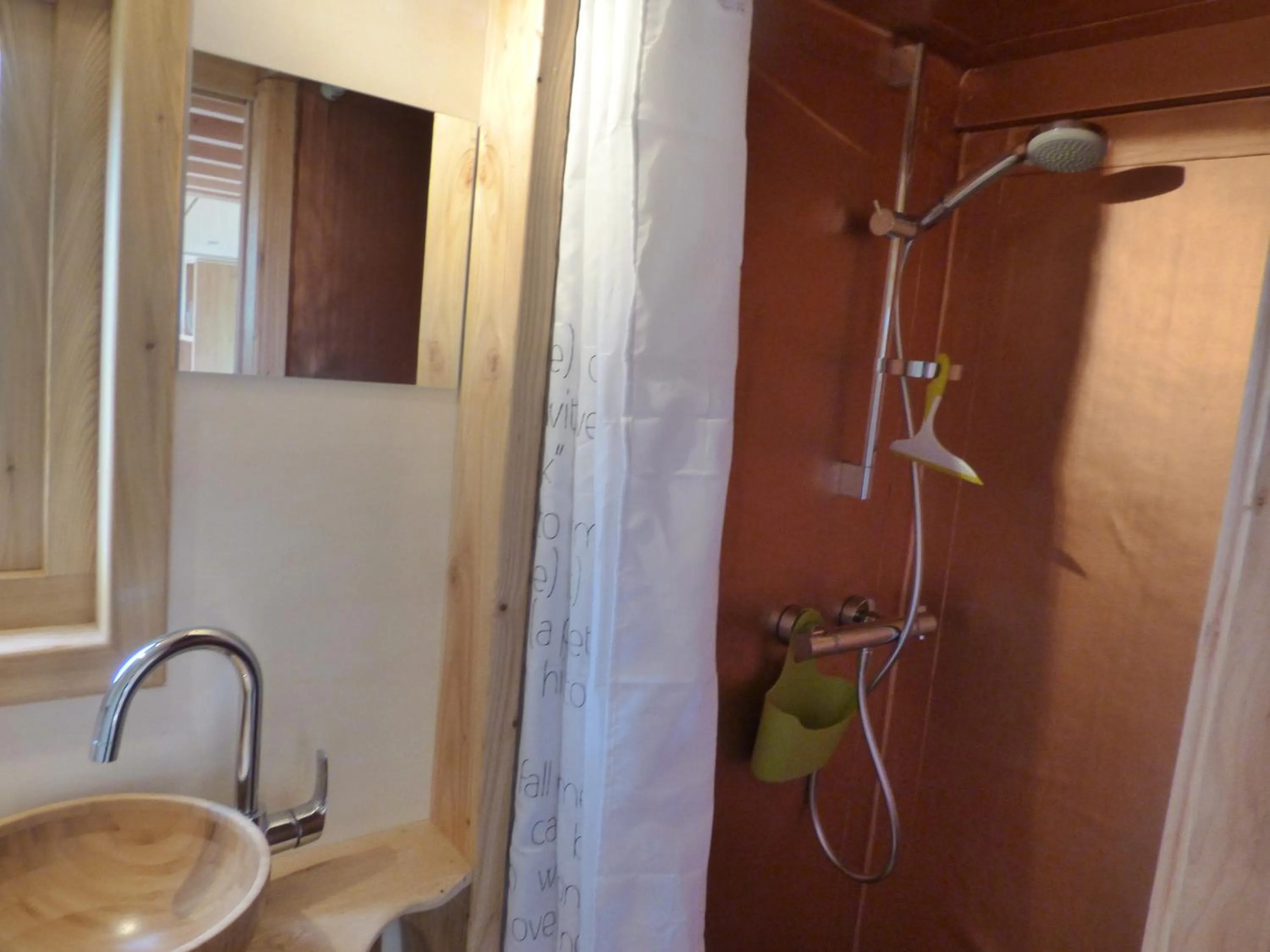 Bathroom in le Vallon des 5 Roses
