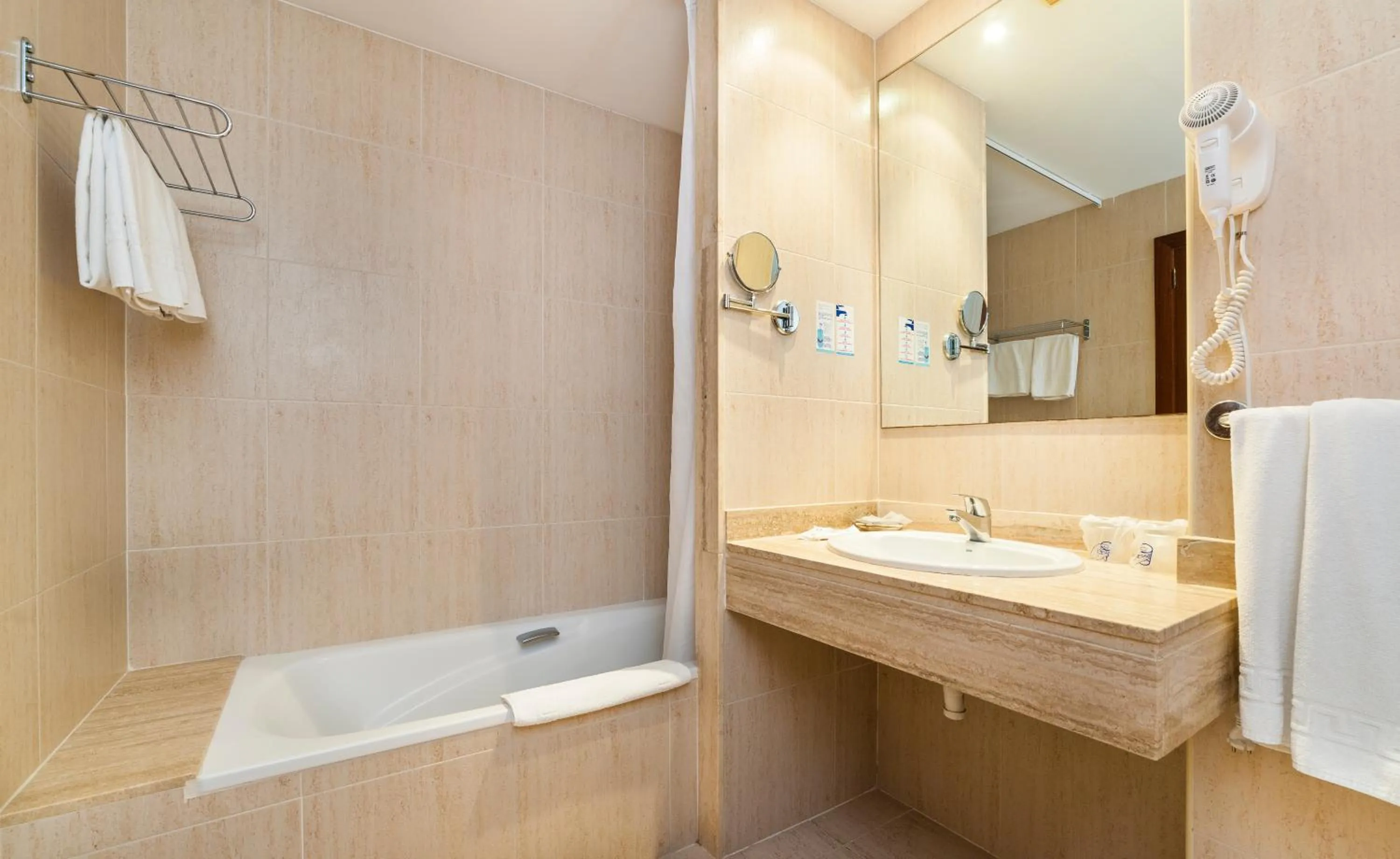 Shower in Garbi Cala Millor