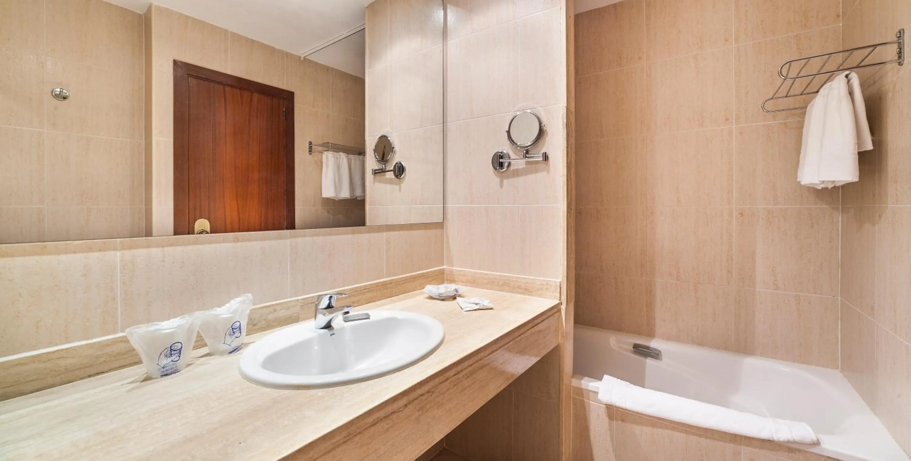 Bathroom in Garbi Cala Millor