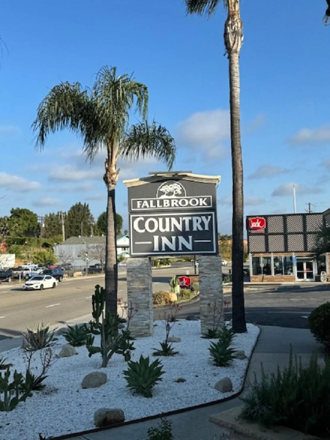 Facade/entrance in Fallbrook Country Inn