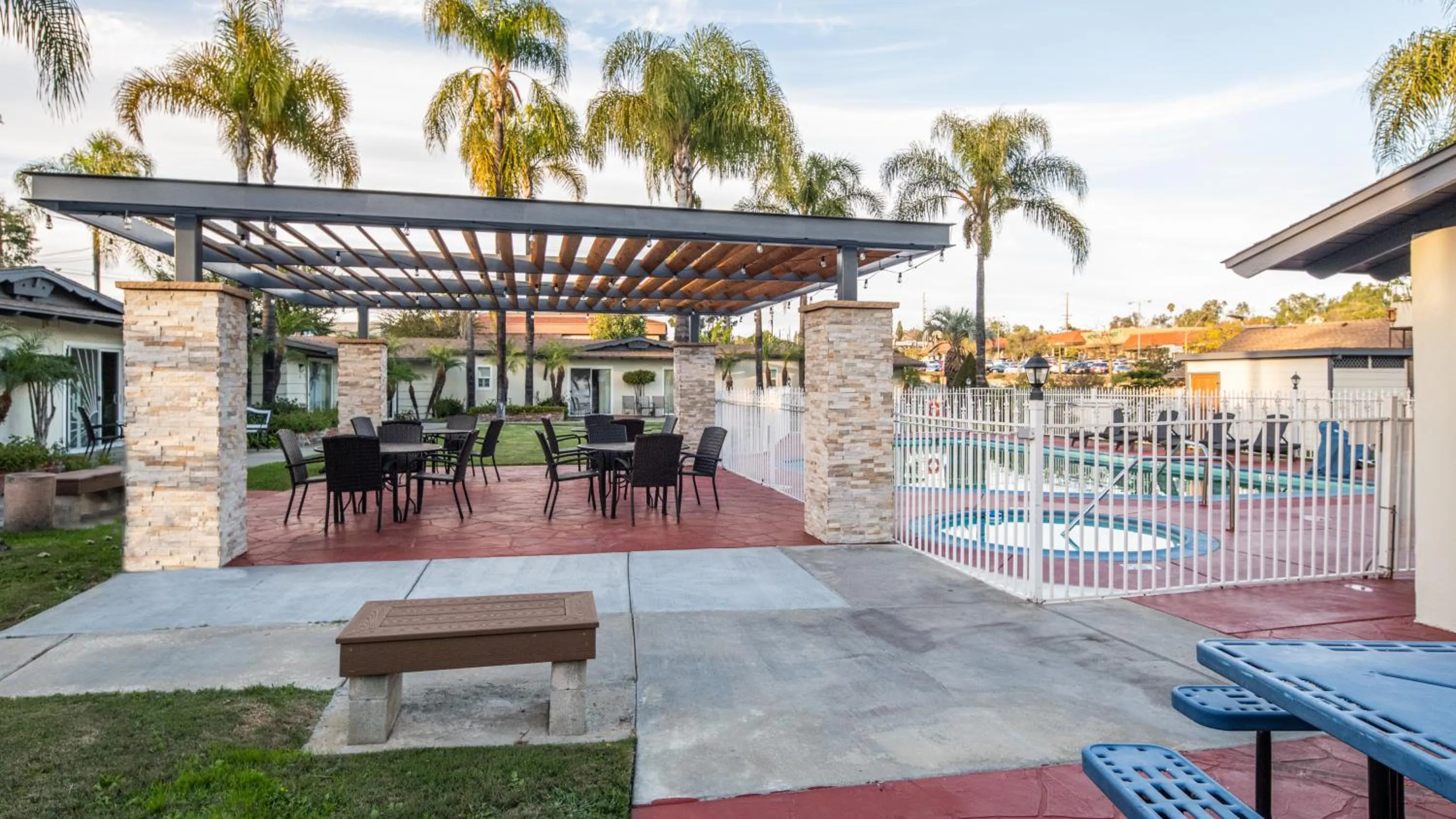 Patio in Fallbrook Country Inn
