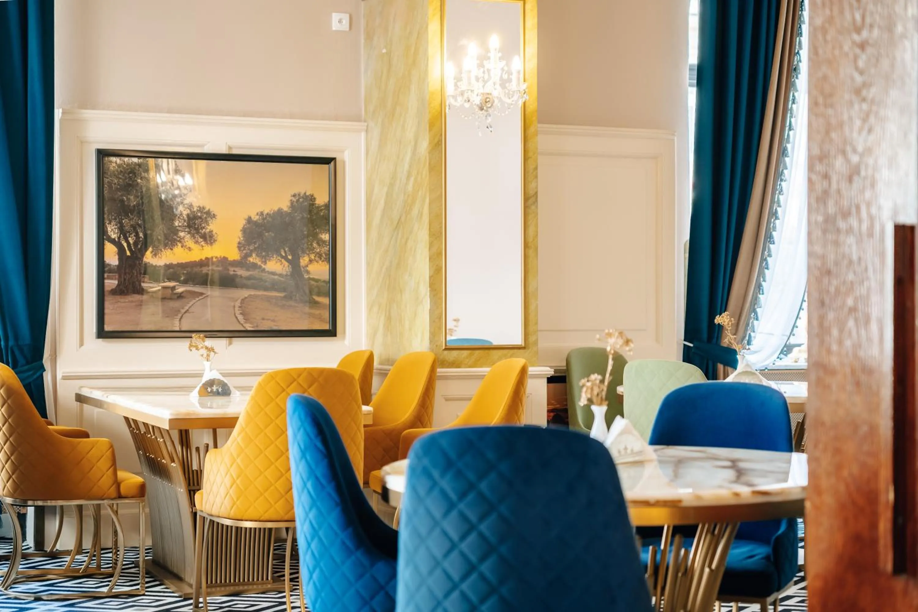 Restaurant/places to eat in Hotel Praga 1885 by Wagnerstays