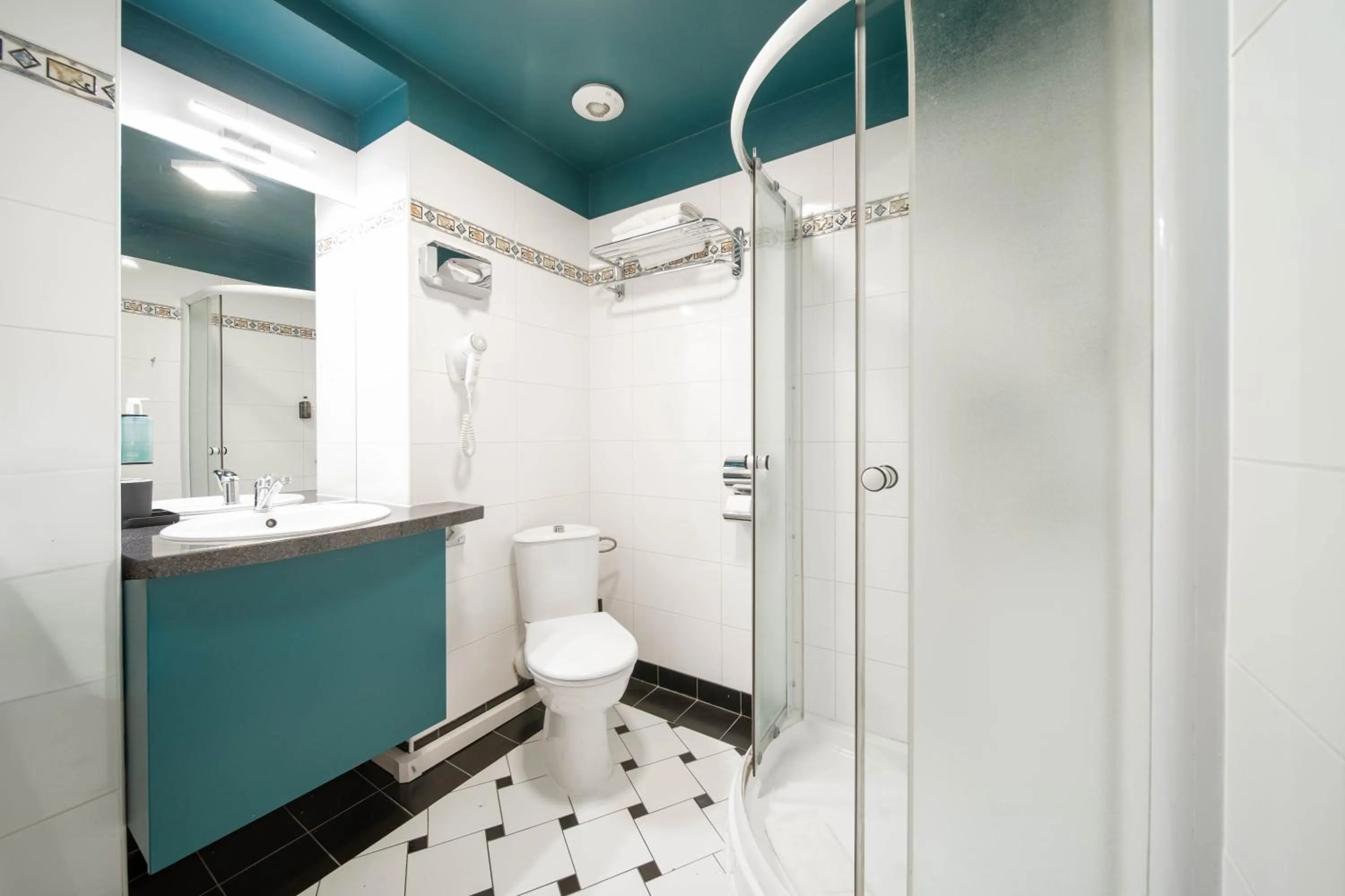 Bathroom in Hotel Praga 1885 by Wagnerstays