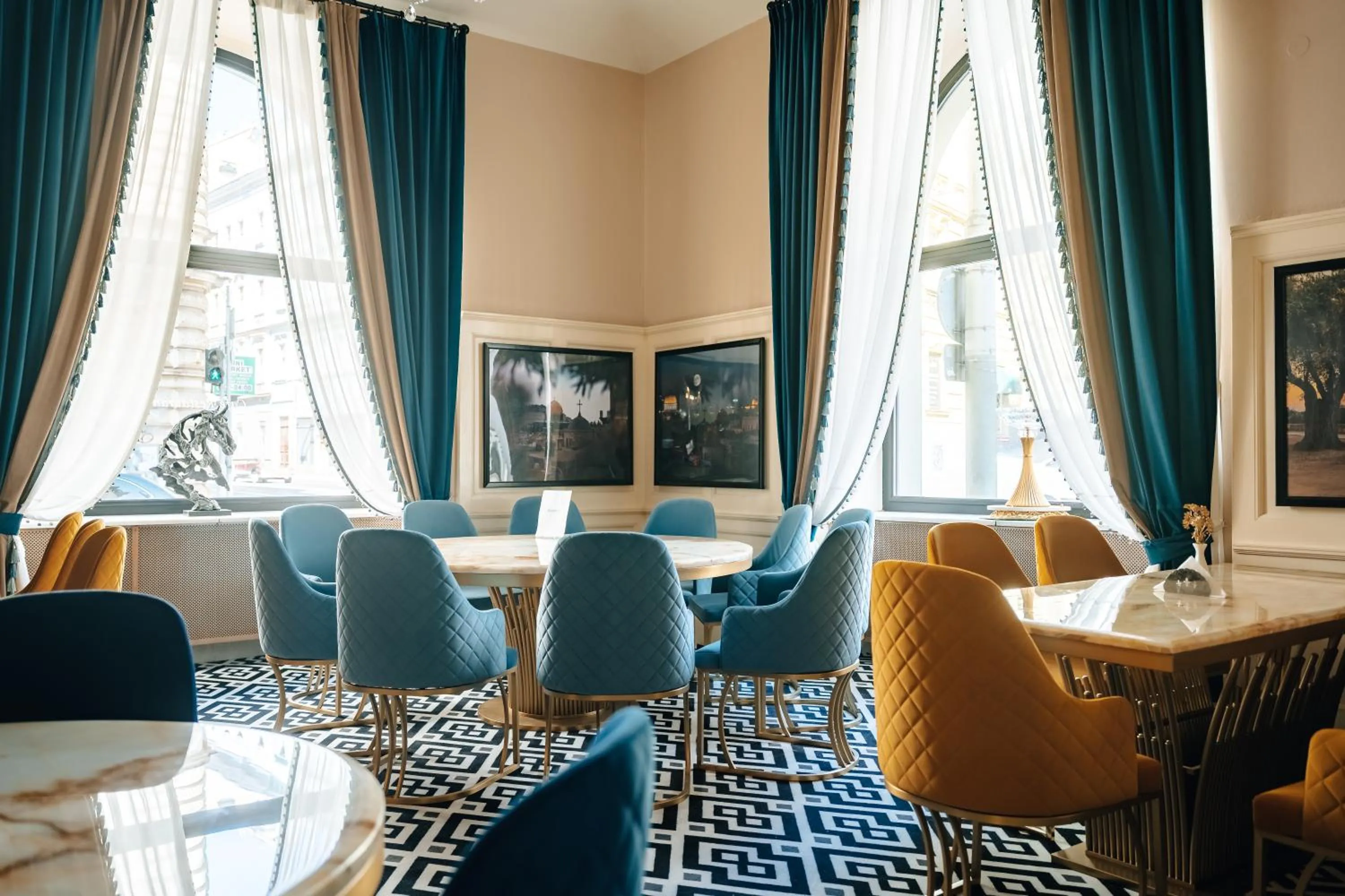 Restaurant/places to eat in Hotel Praga 1885 by Wagnerstays