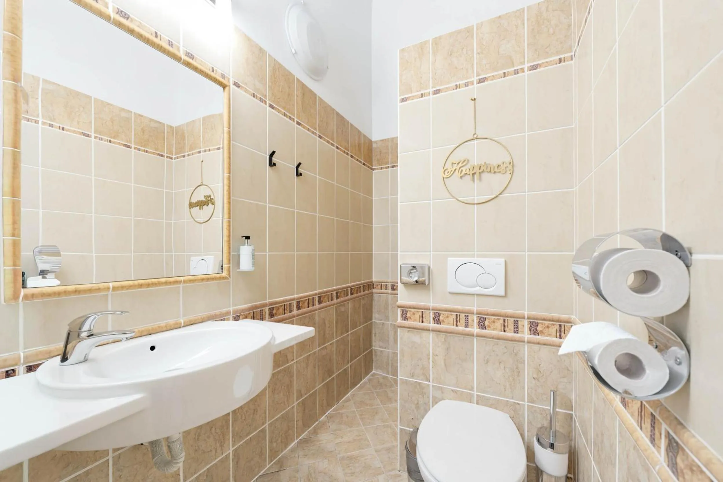 Shower in Hotel Praga 1885 by Wagnerstays