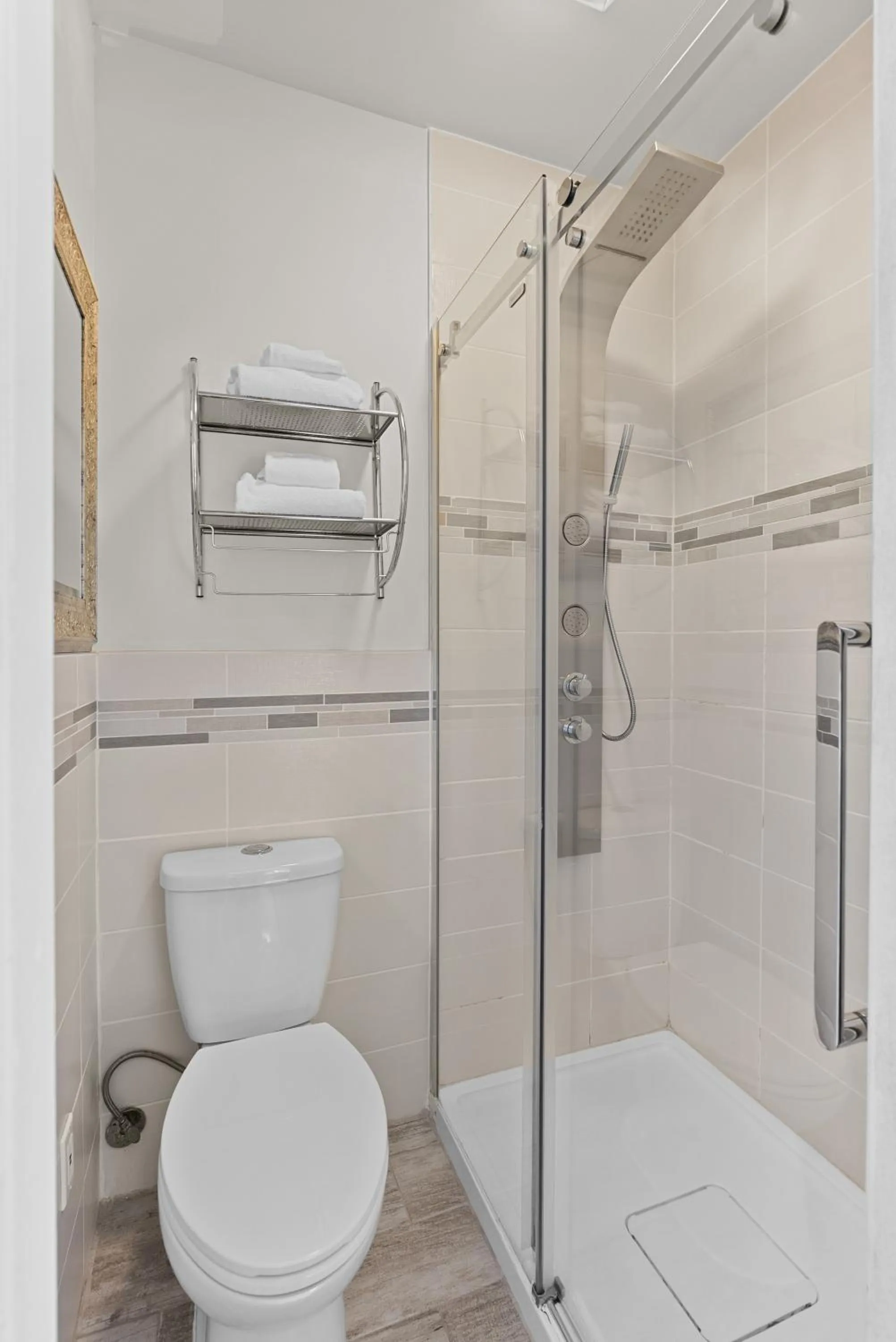 Le Chateau de Pierre - Par Aneyro