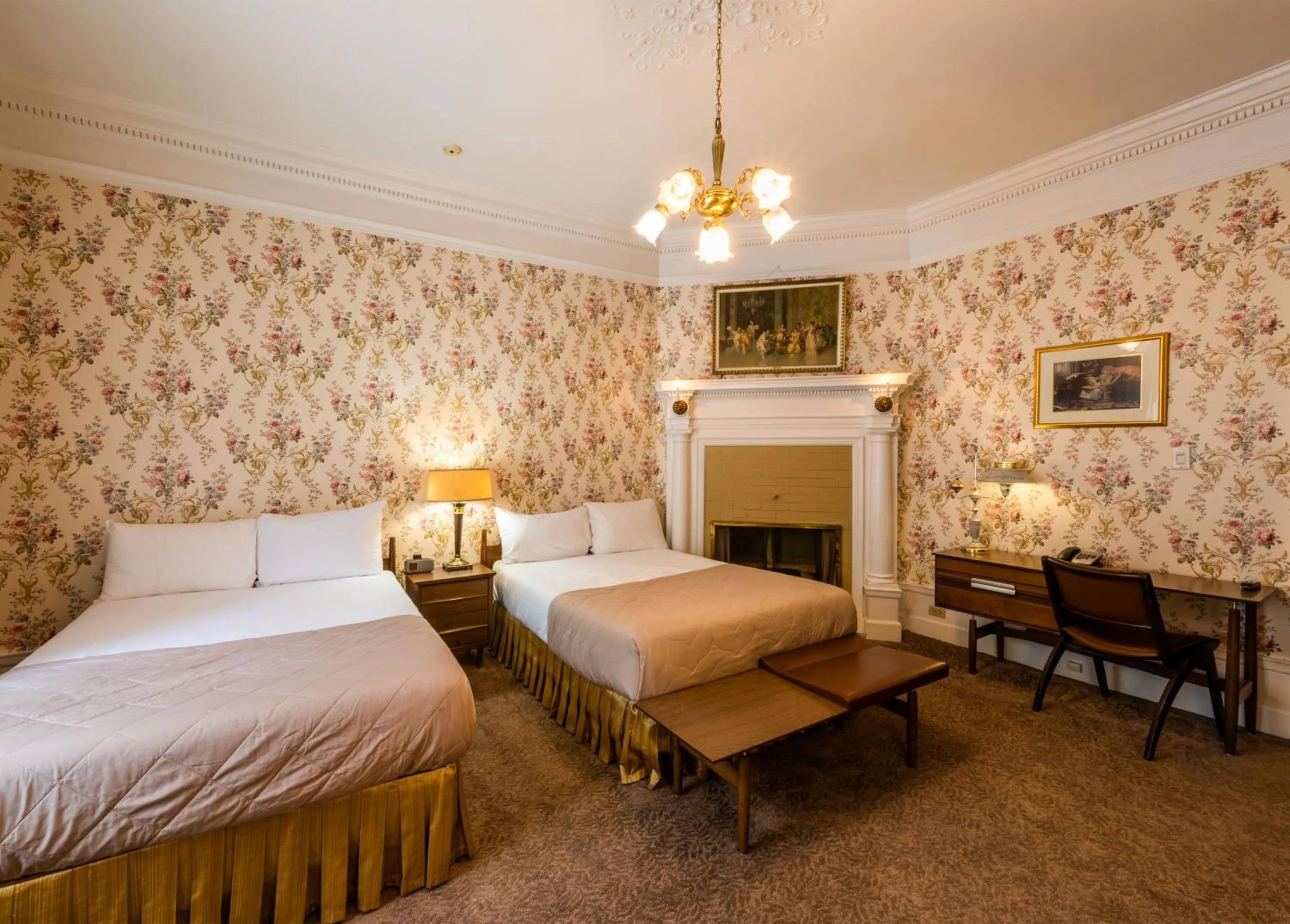 Bedroom, Bed in Le Chateau de Pierre - Par Aneyro