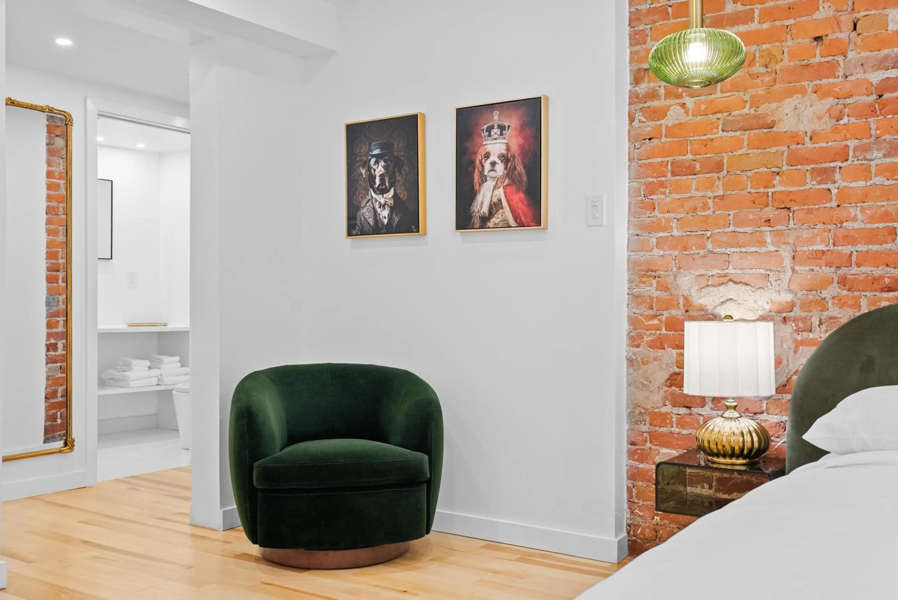 Bed in Le Chateau de Pierre - Par Aneyro