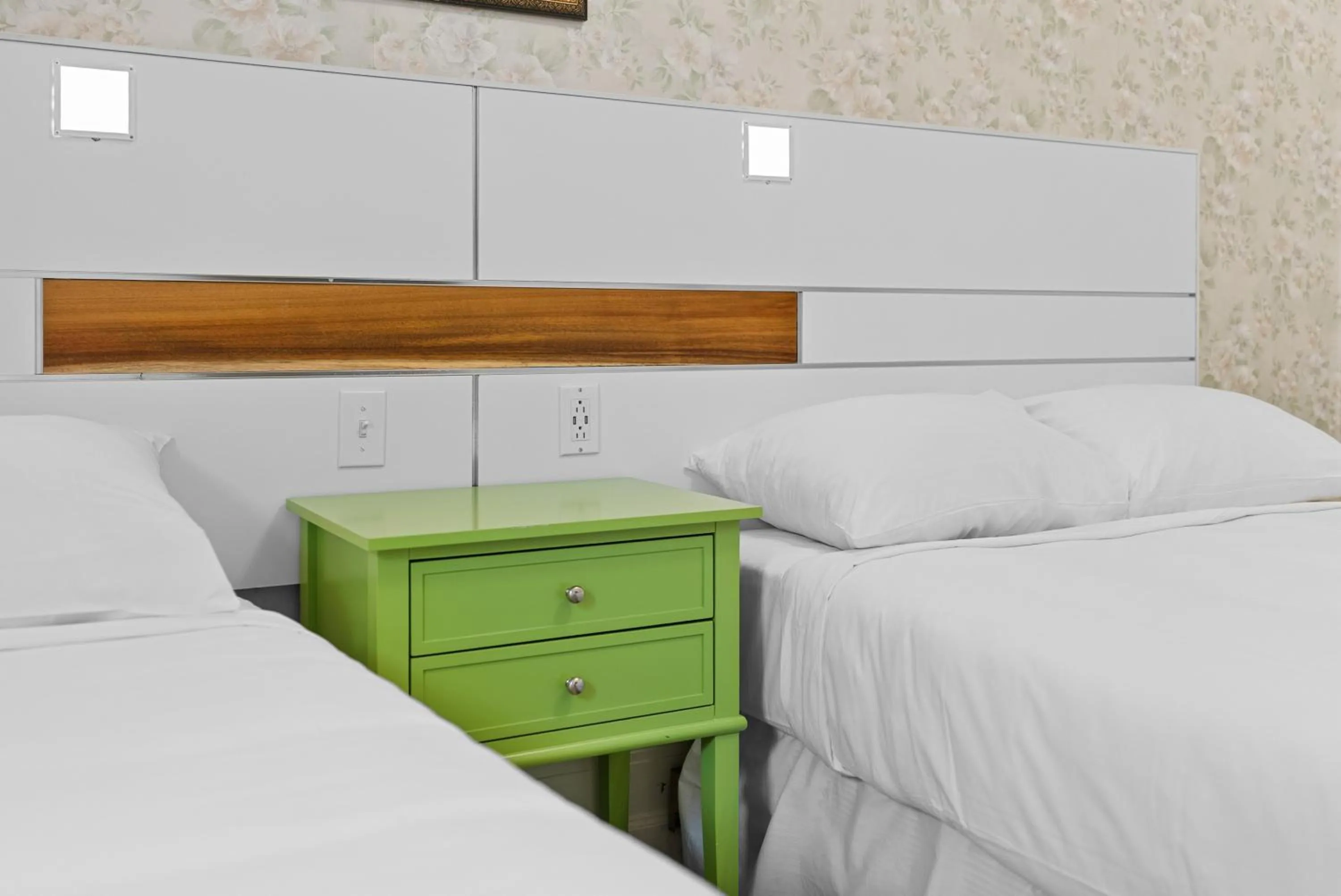 Bedroom, Bed in Le Chateau de Pierre - Par Aneyro