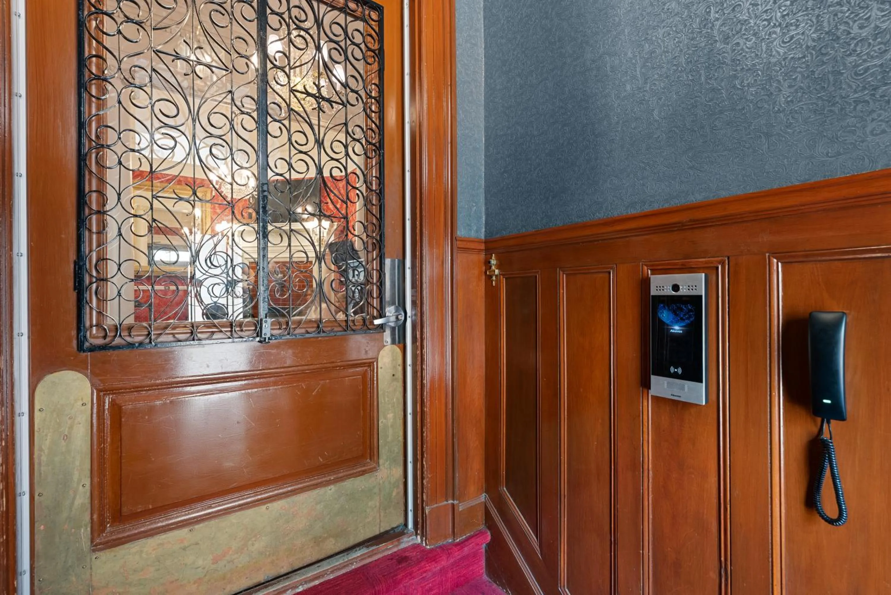 Le Chateau de Pierre - Par Aneyro