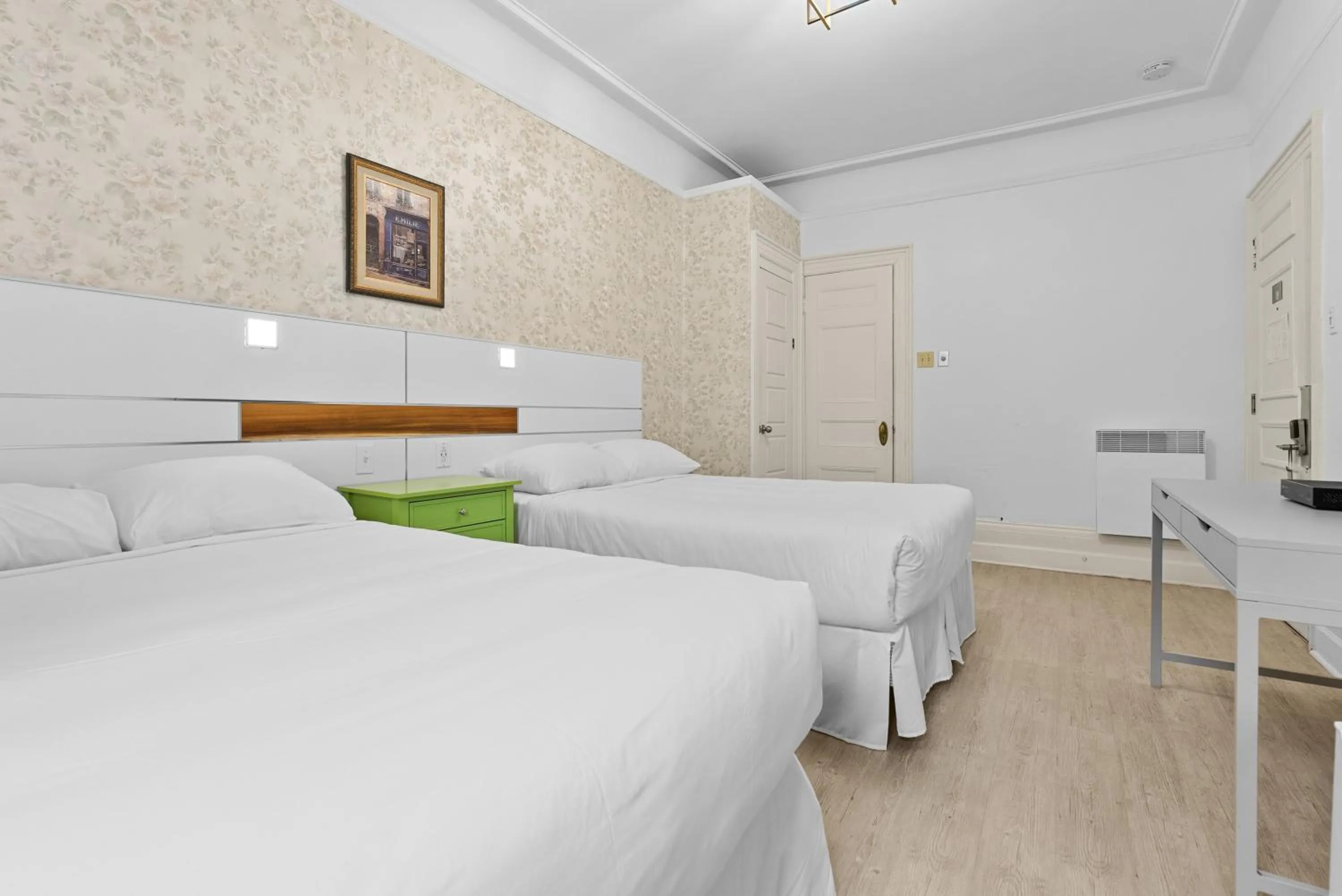 Bedroom, Bed in Le Chateau de Pierre - Par Aneyro