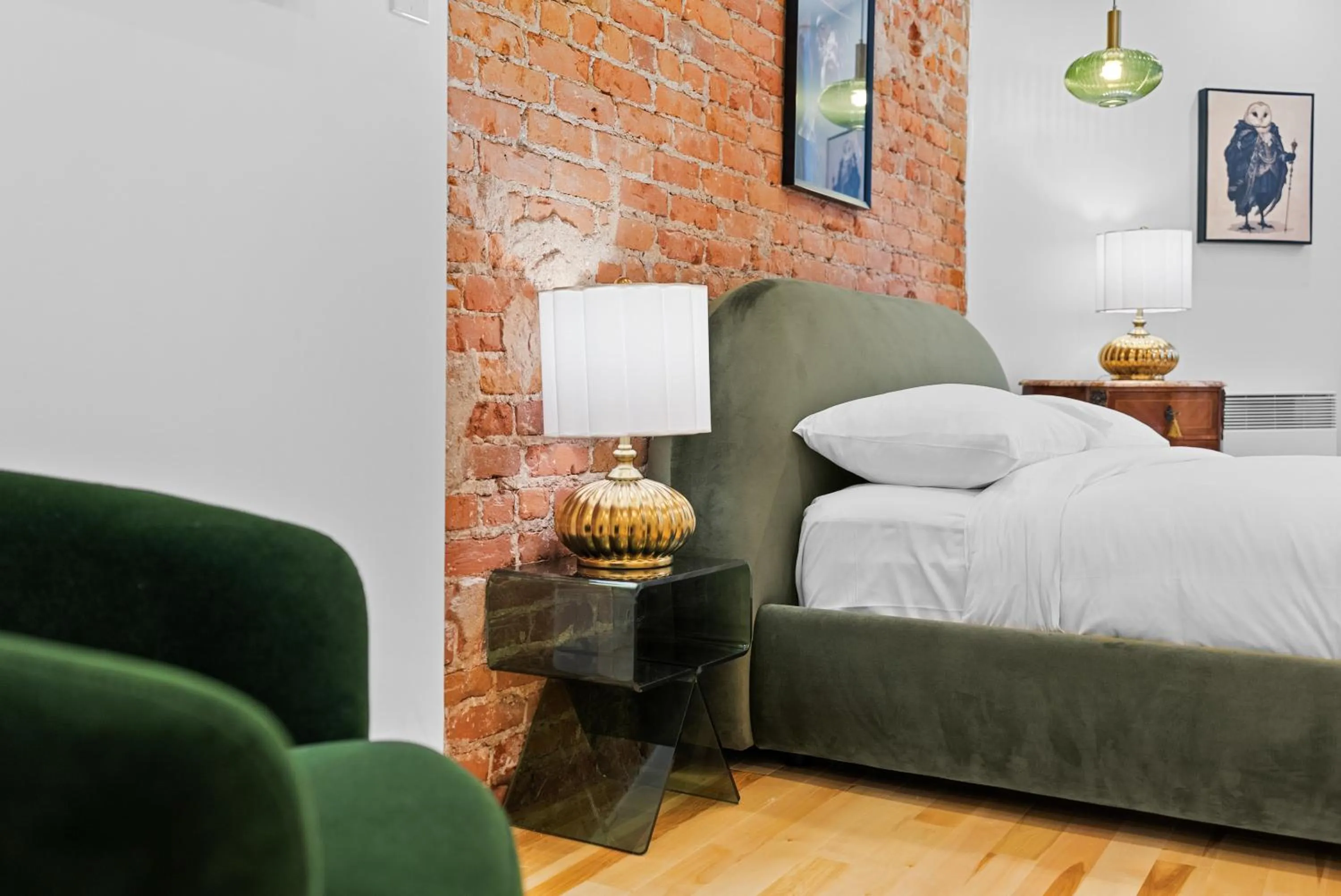 Bed in Le Chateau de Pierre - Par Aneyro