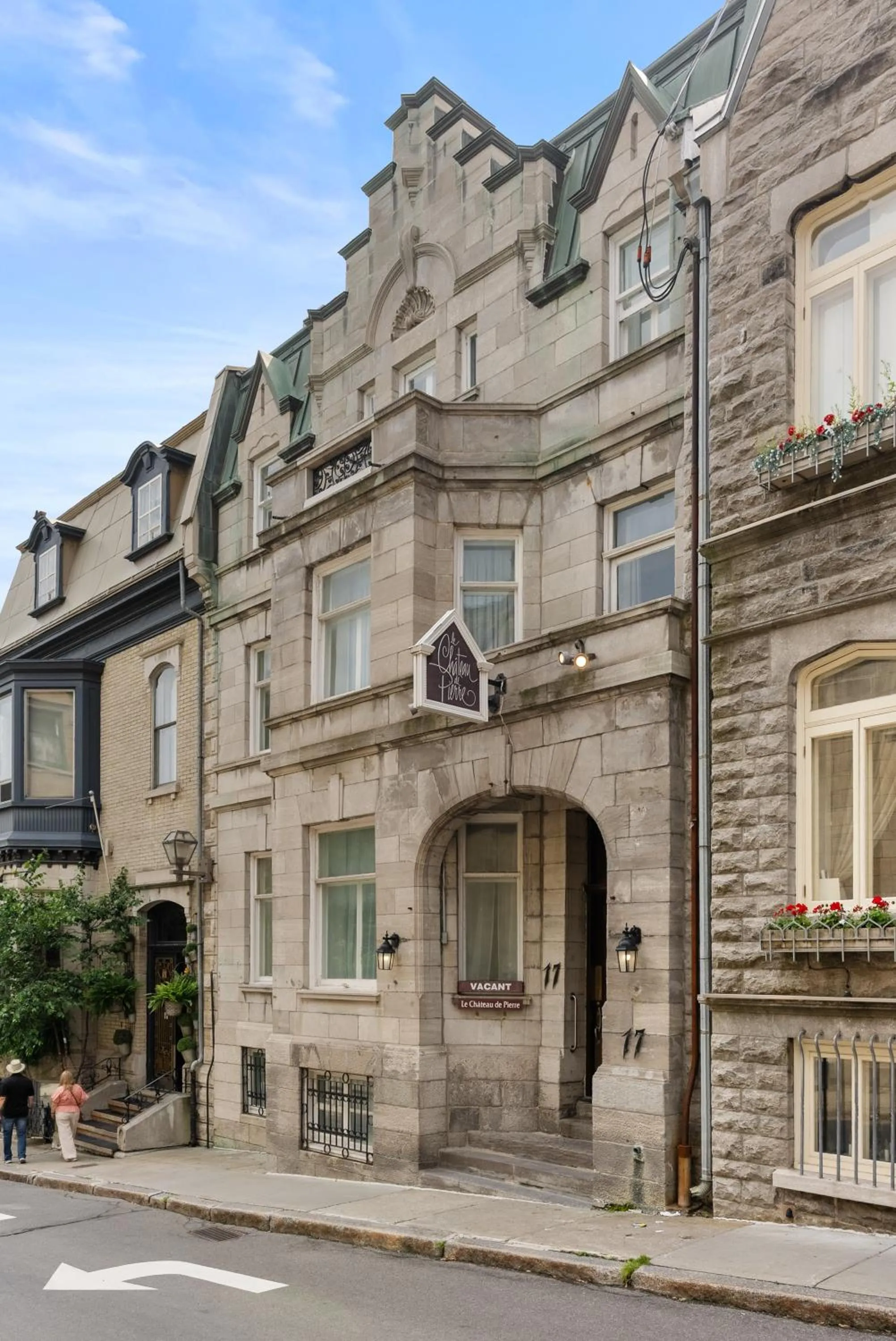 Le Chateau de Pierre - Par Aneyro