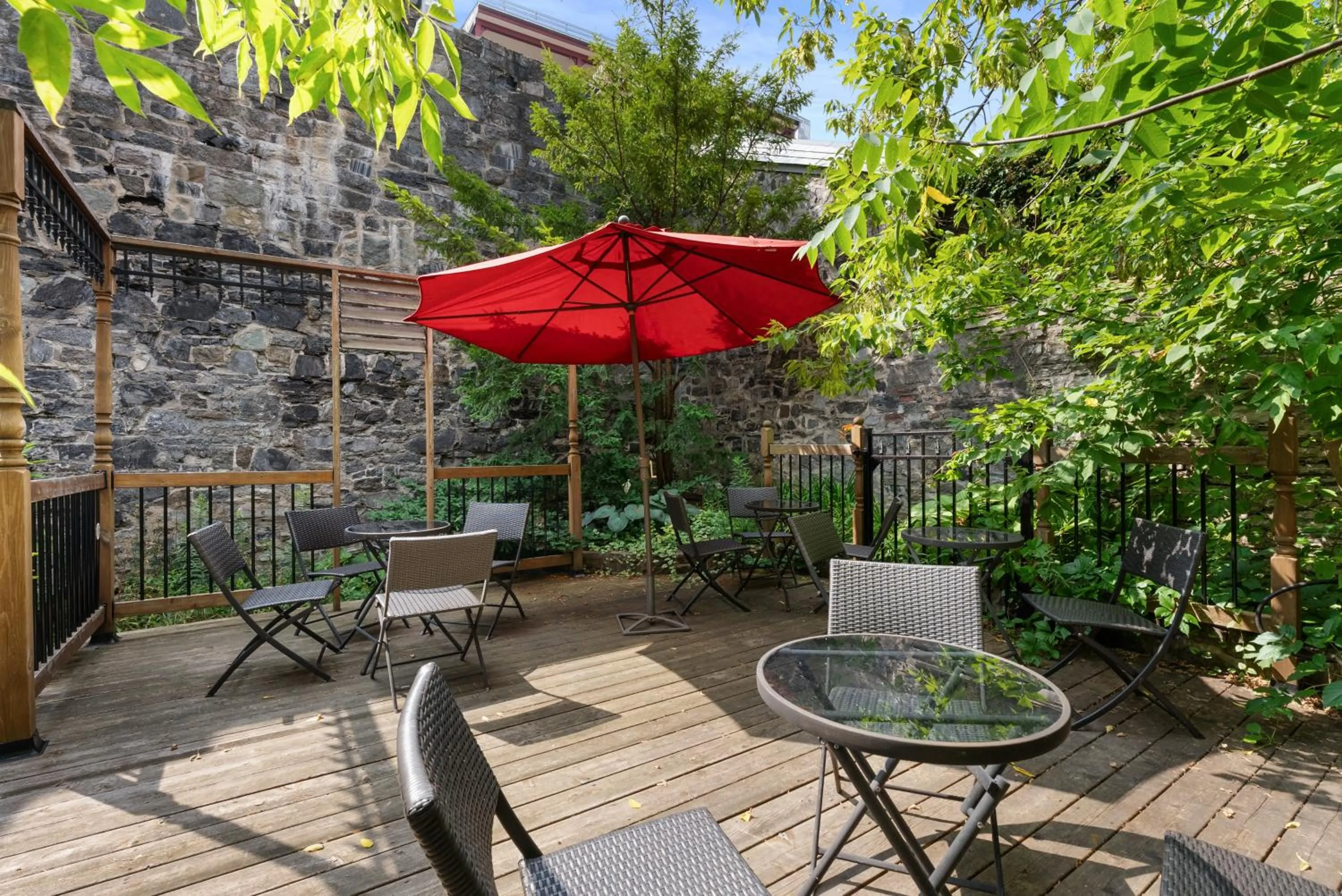 Le Chateau de Pierre - Par Aneyro