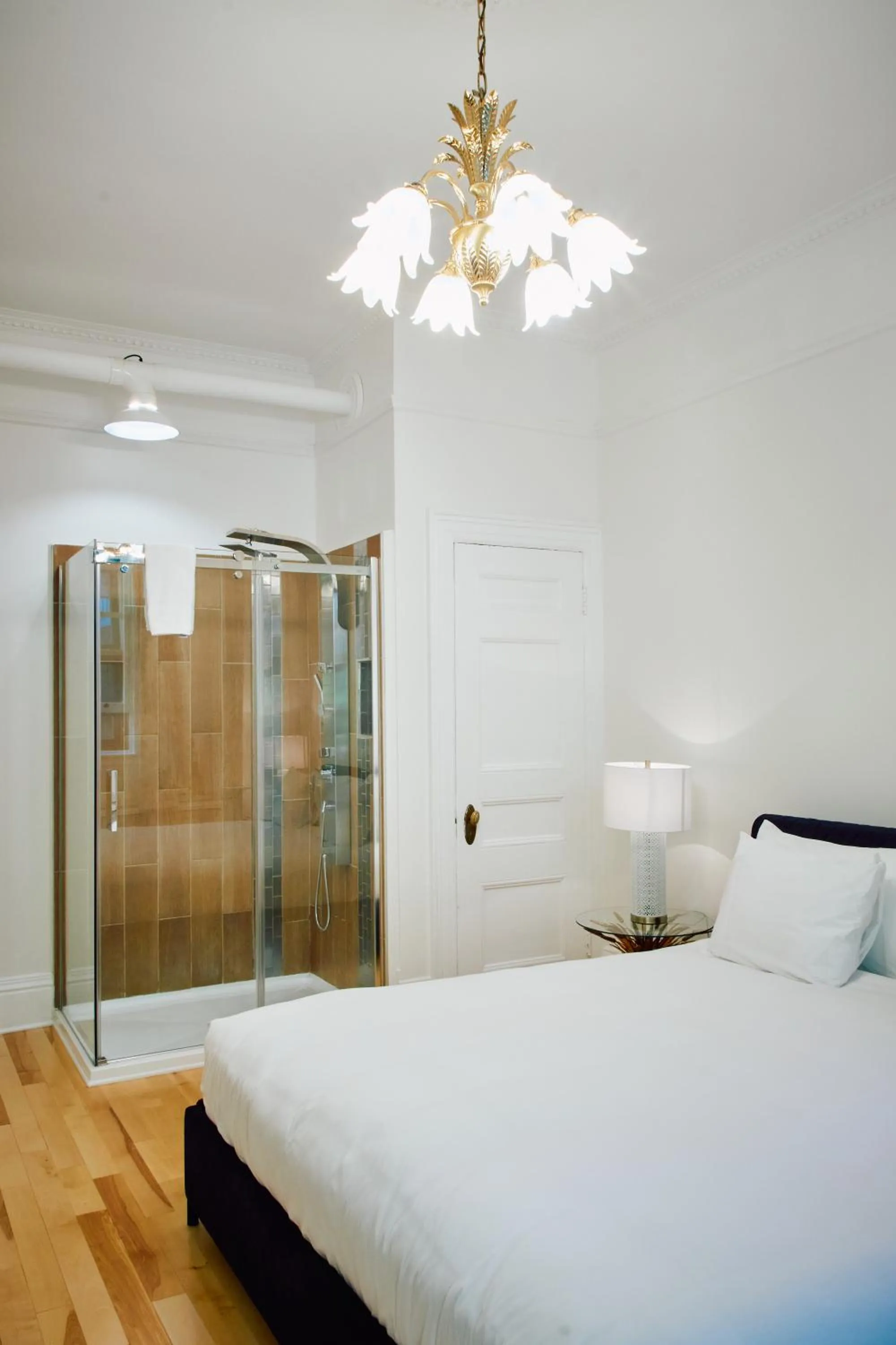 Bed in Le Chateau de Pierre - Par Aneyro