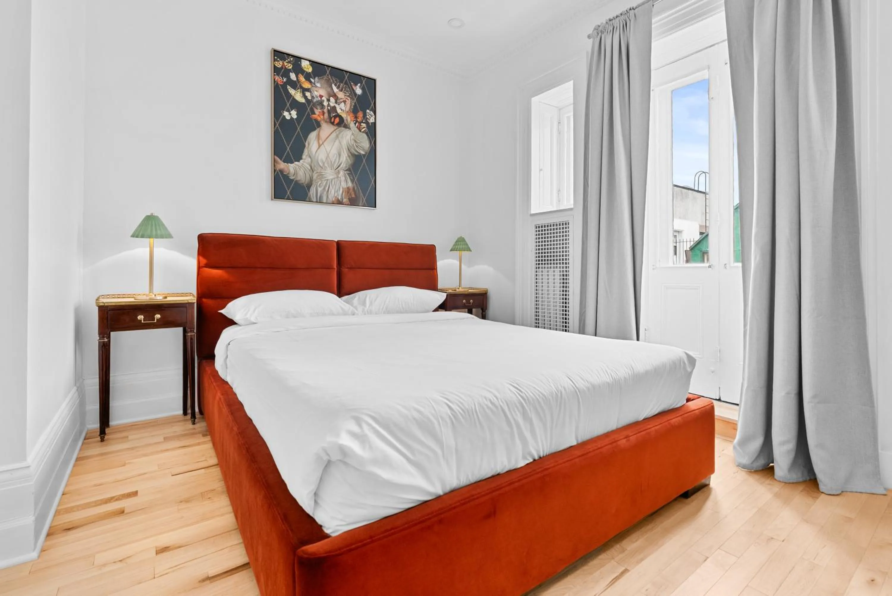 Bed in Le Chateau de Pierre - Par Aneyro