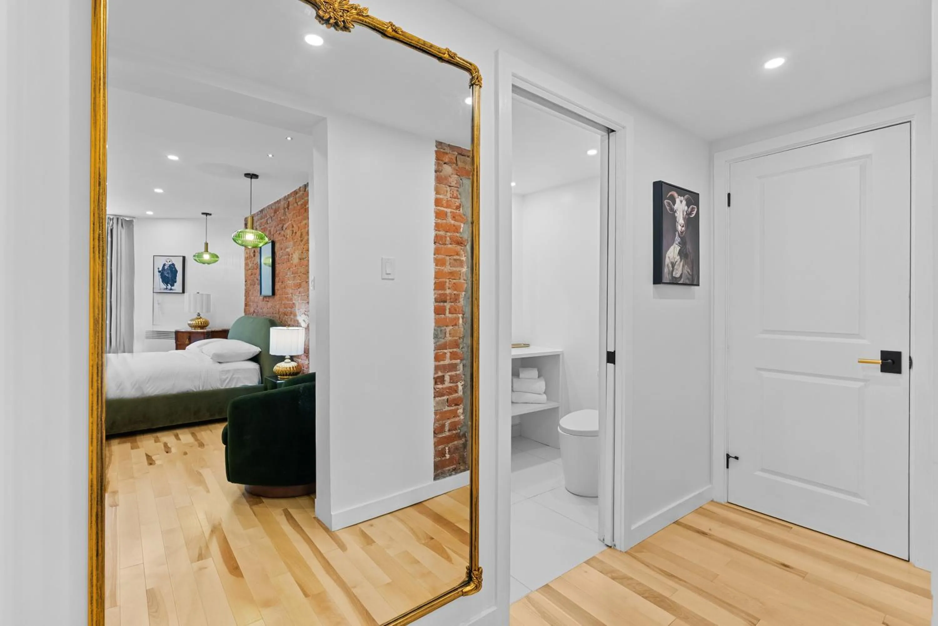 Bed in Le Chateau de Pierre - Par Aneyro