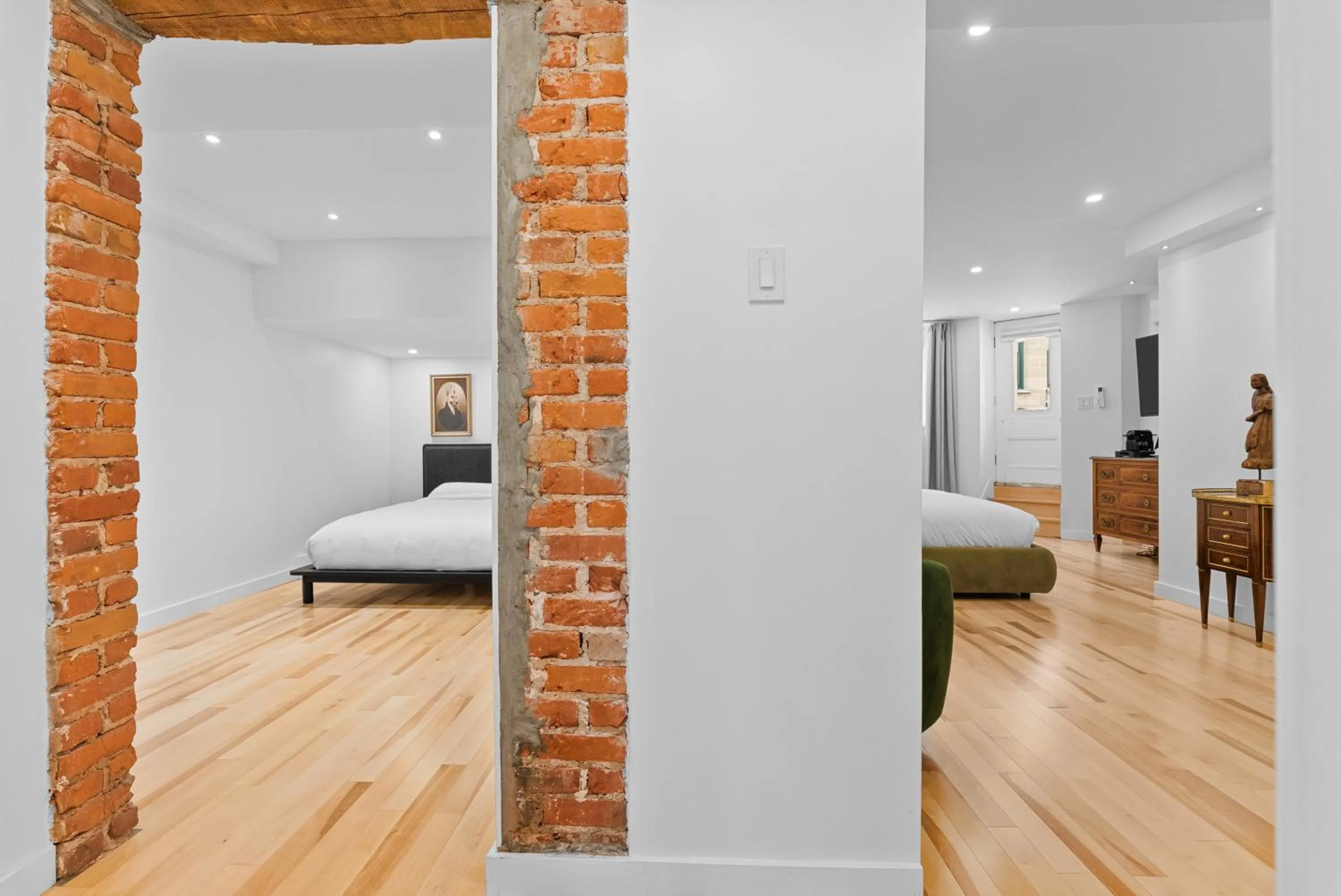 Bed in Le Chateau de Pierre - Par Aneyro