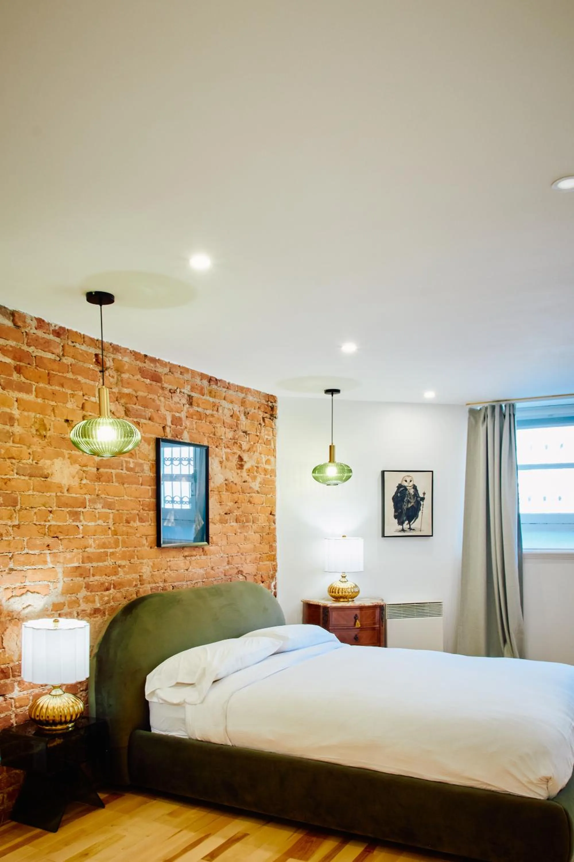 Bed in Le Chateau de Pierre - Par Aneyro