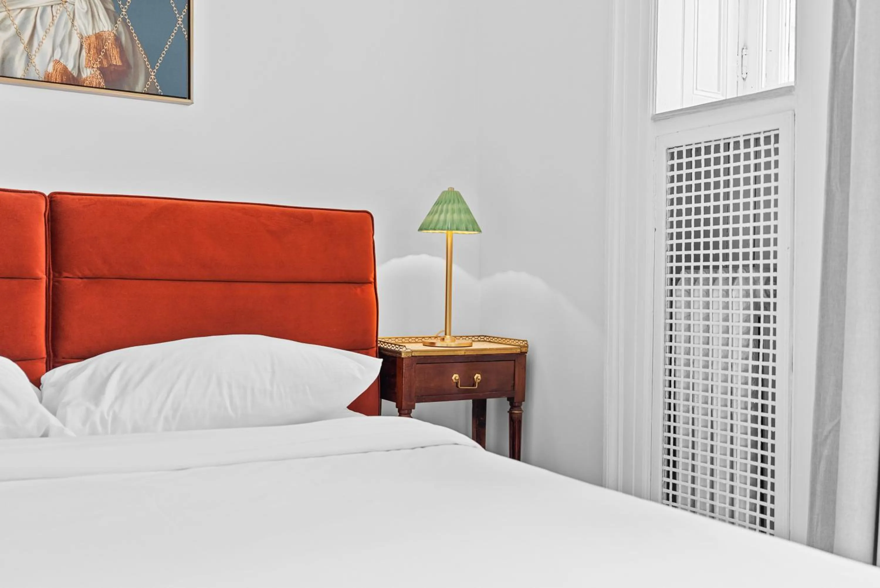 Bed in Le Chateau de Pierre - Par Aneyro