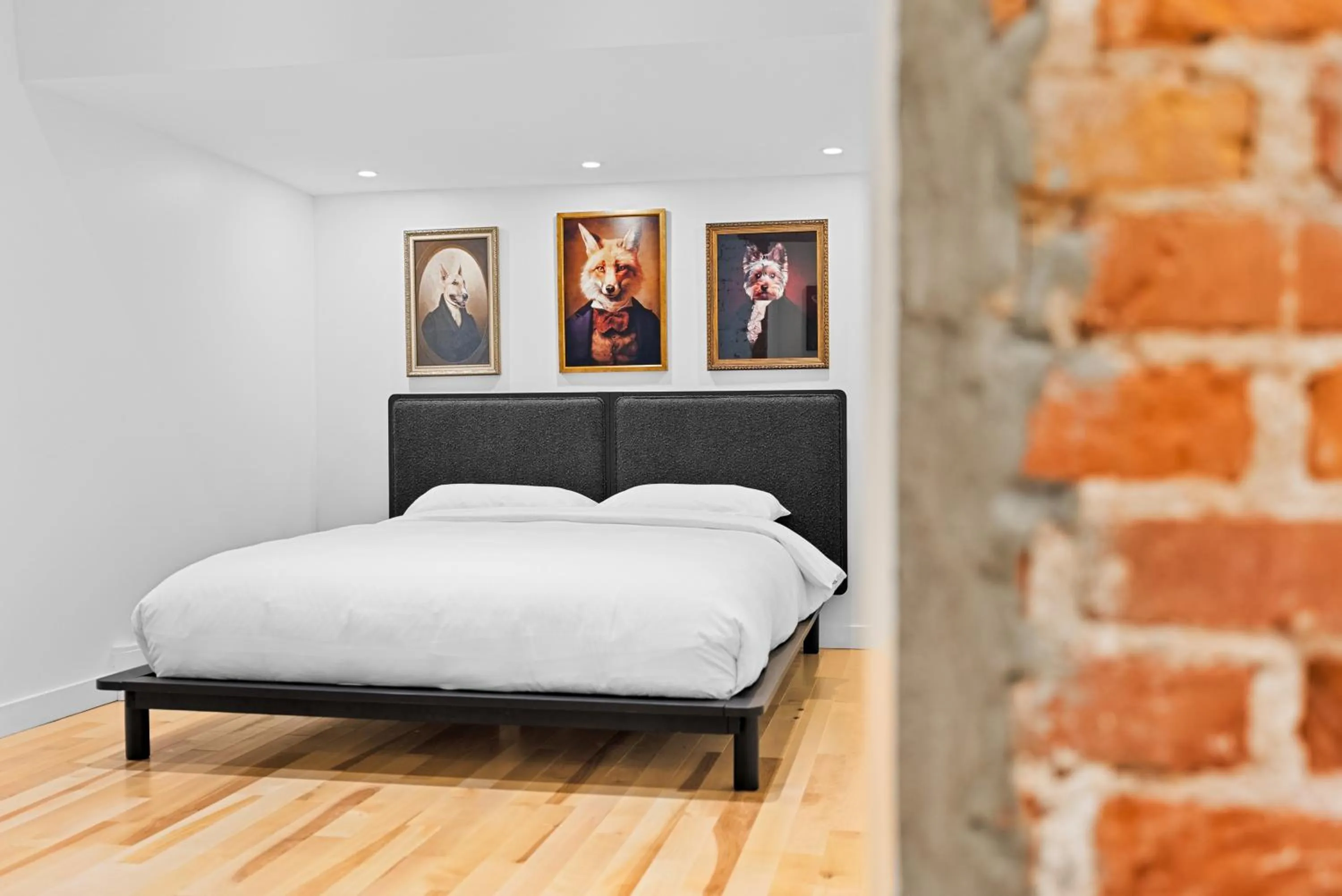 Bed in Le Chateau de Pierre - Par Aneyro