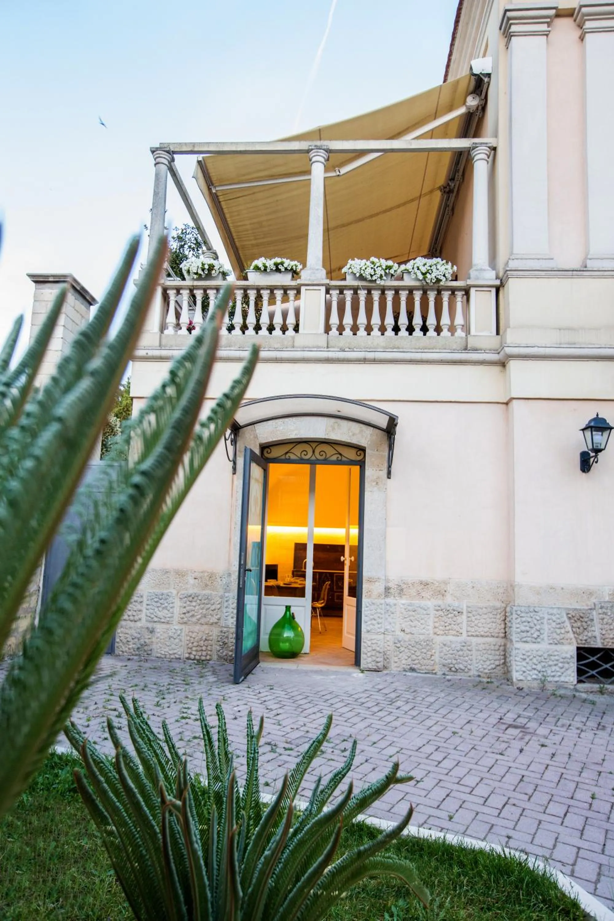 Facade/entrance in Giardini 82 B&B