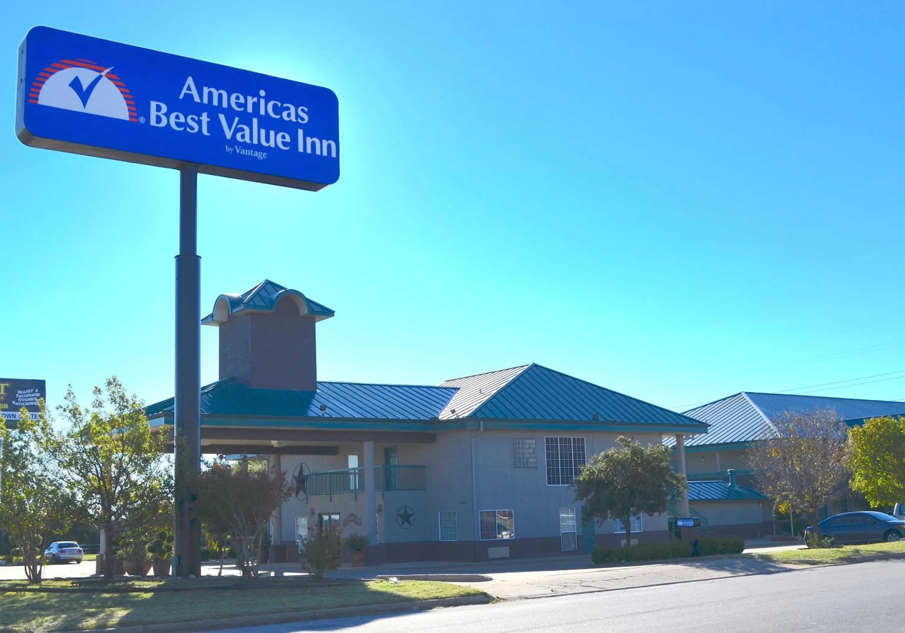 Facade/entrance in Americas Best Value Inn Fort Worth