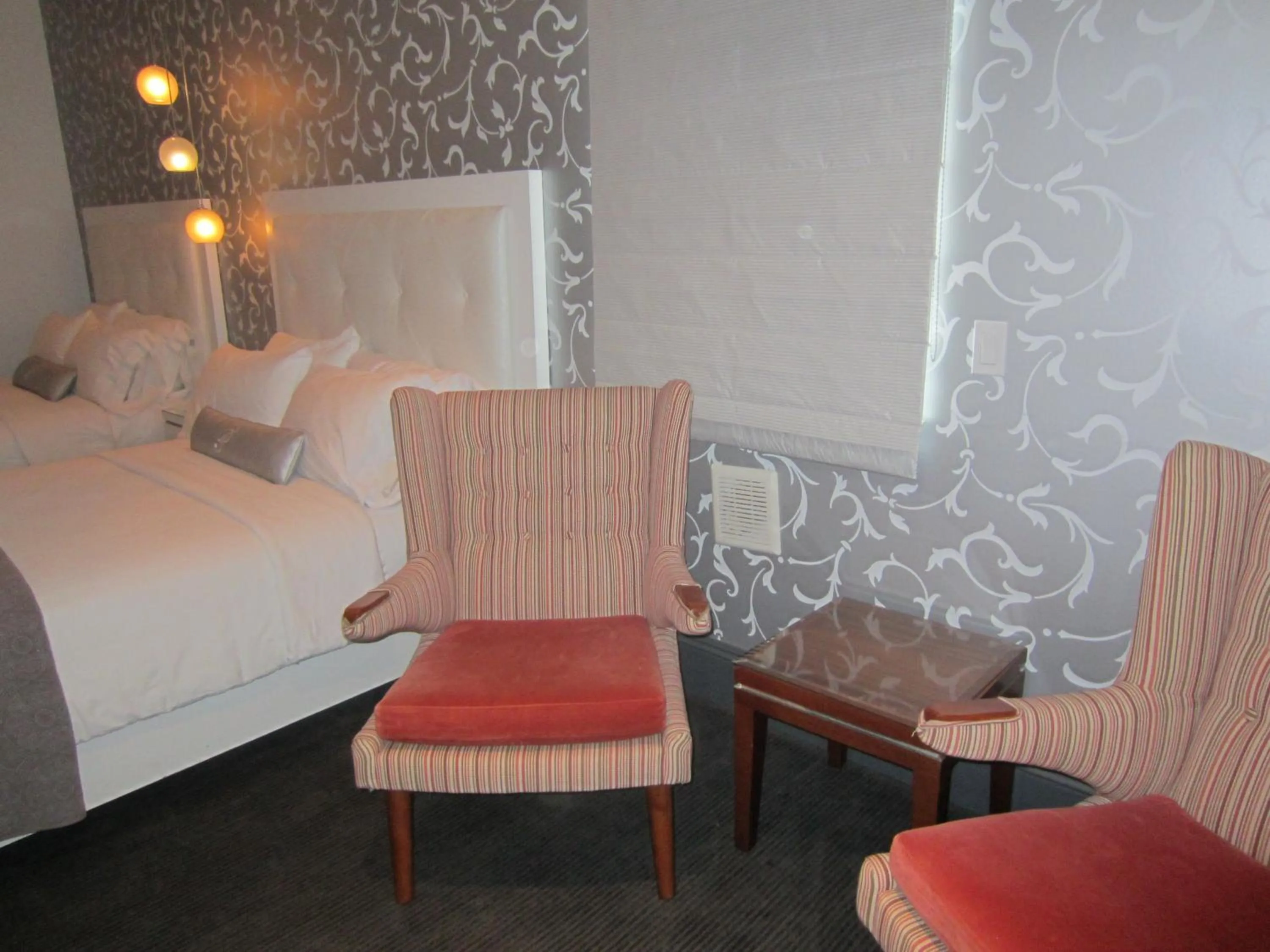 Bed in La Pensione Hotel