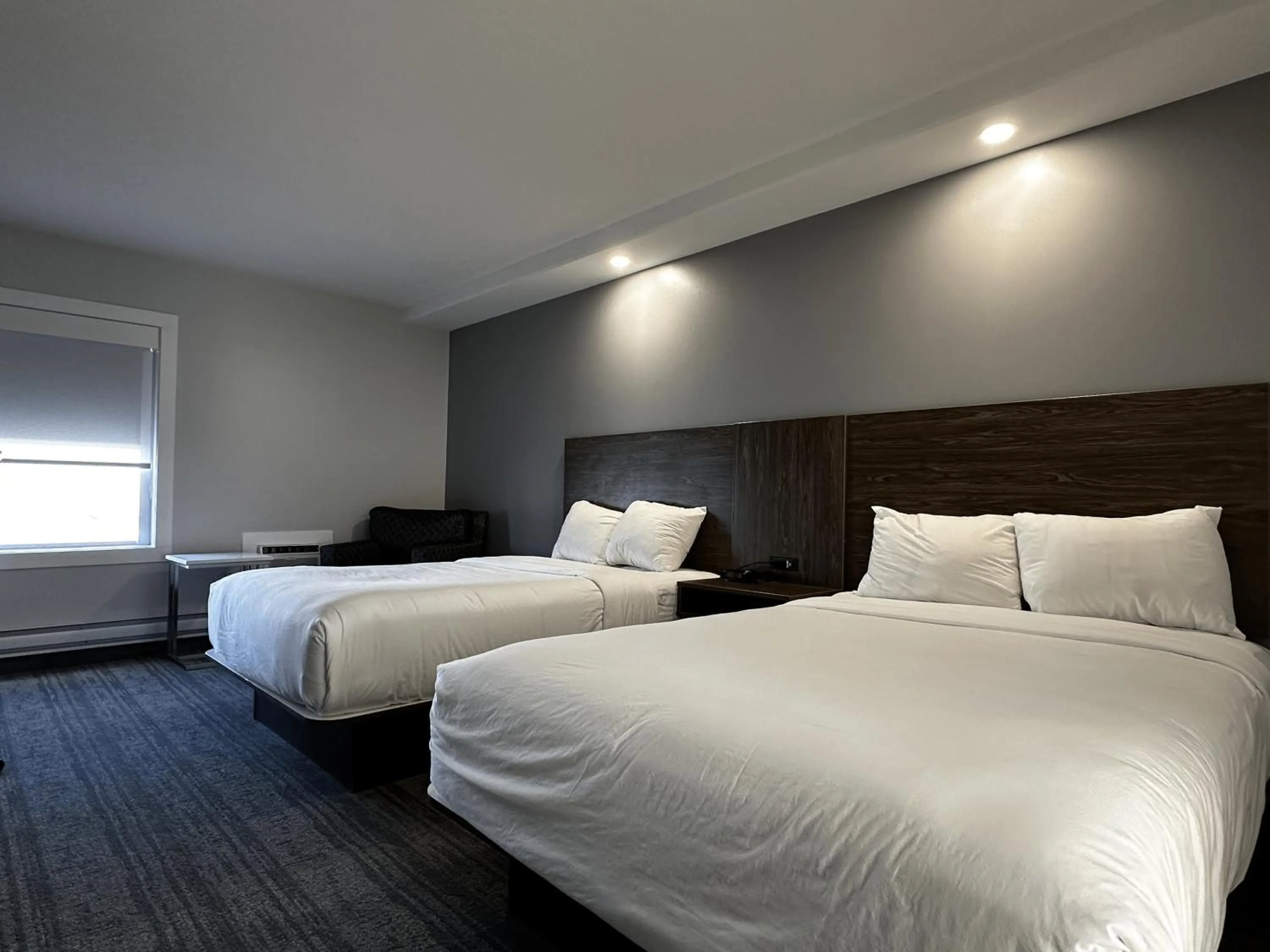 Bedroom, Bed in Travelodge by Wyndham Regina