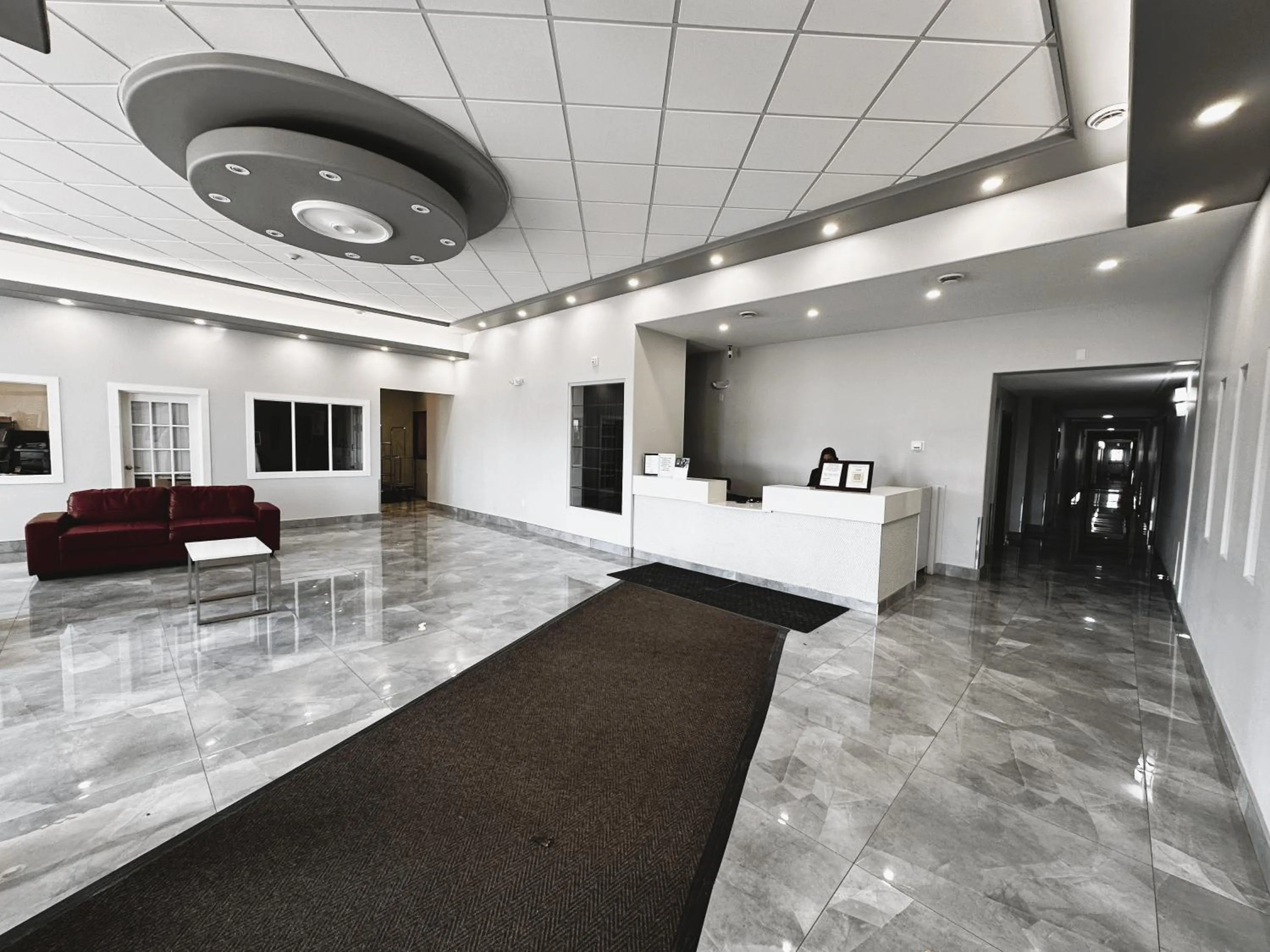Lobby or reception in Travelodge by Wyndham Regina