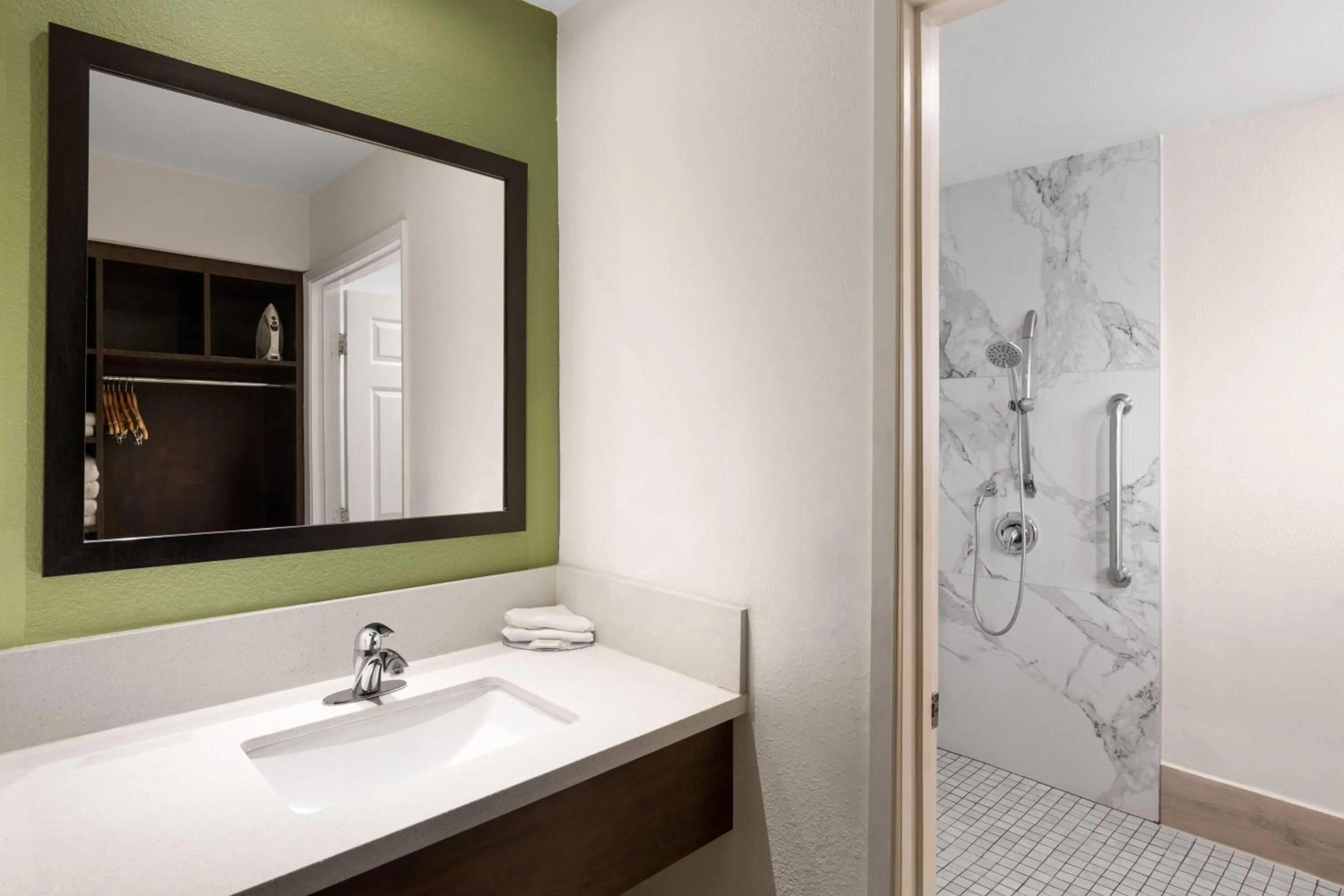 Shower in Travelodge Inn & Suites by Wyndham Anaheim on Disneyland Dr